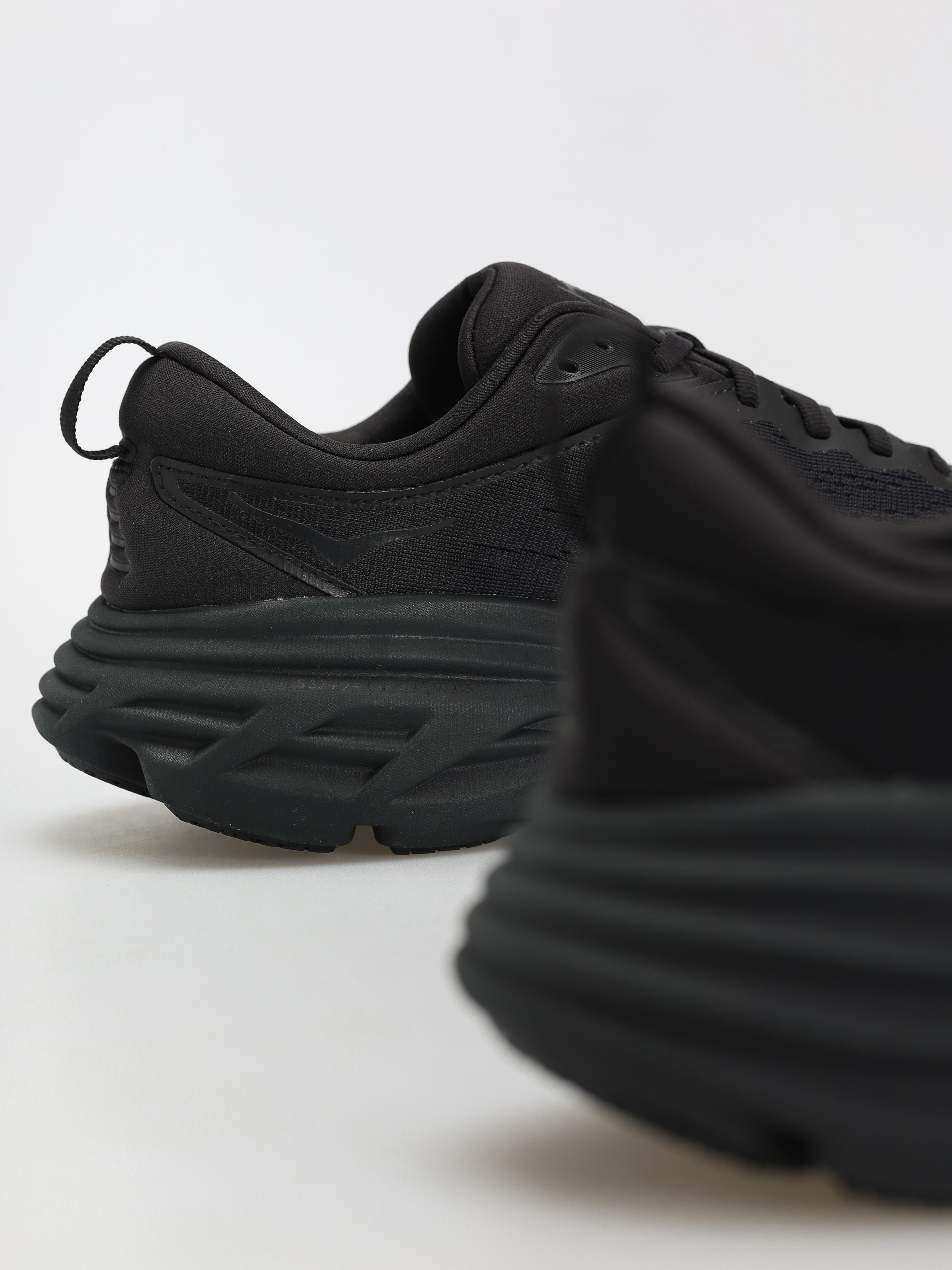 Hoka Bondi 8 Cipők (black/black)