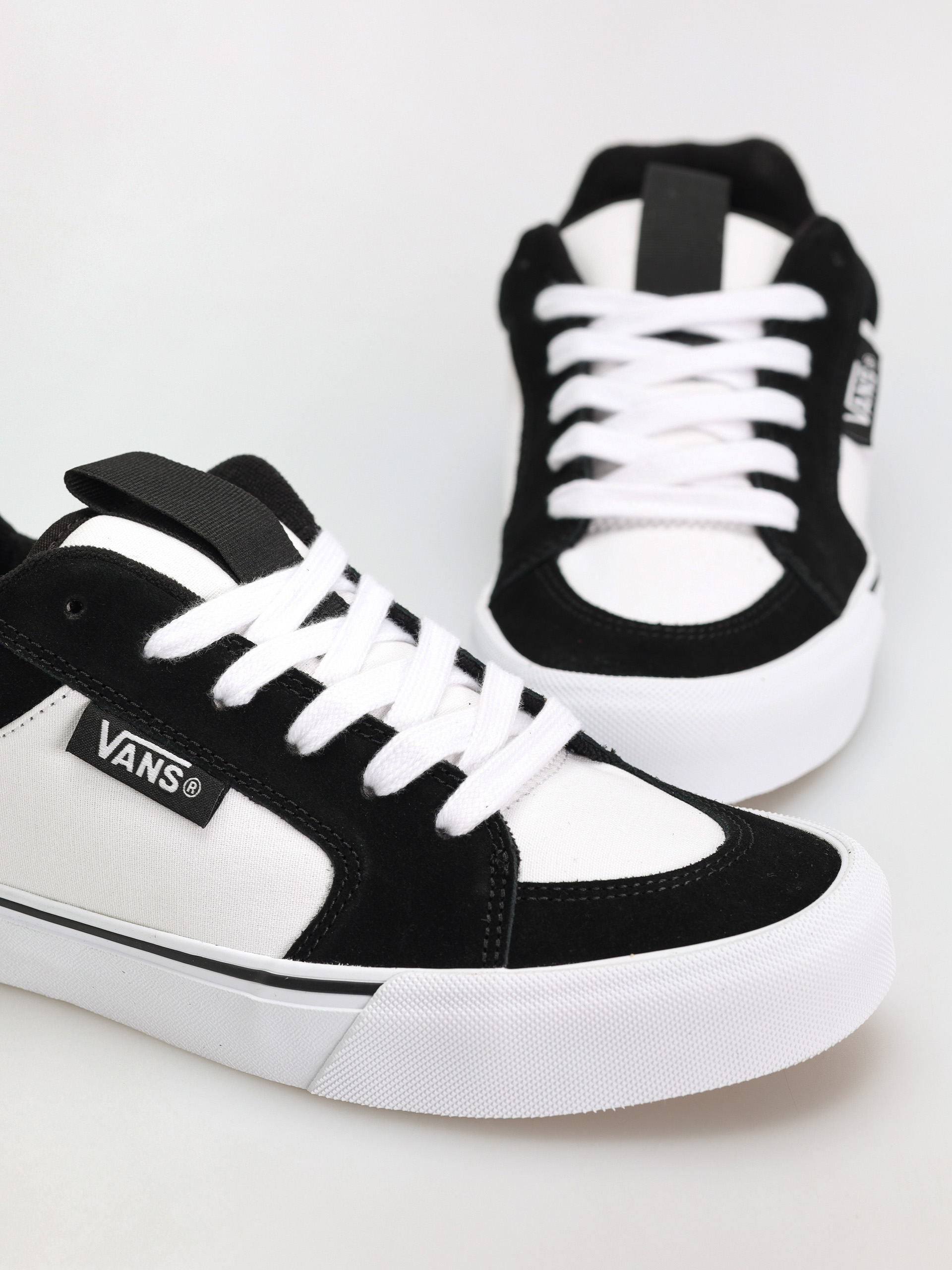 Vans Chukka Push Cipők (2-tone black/white)