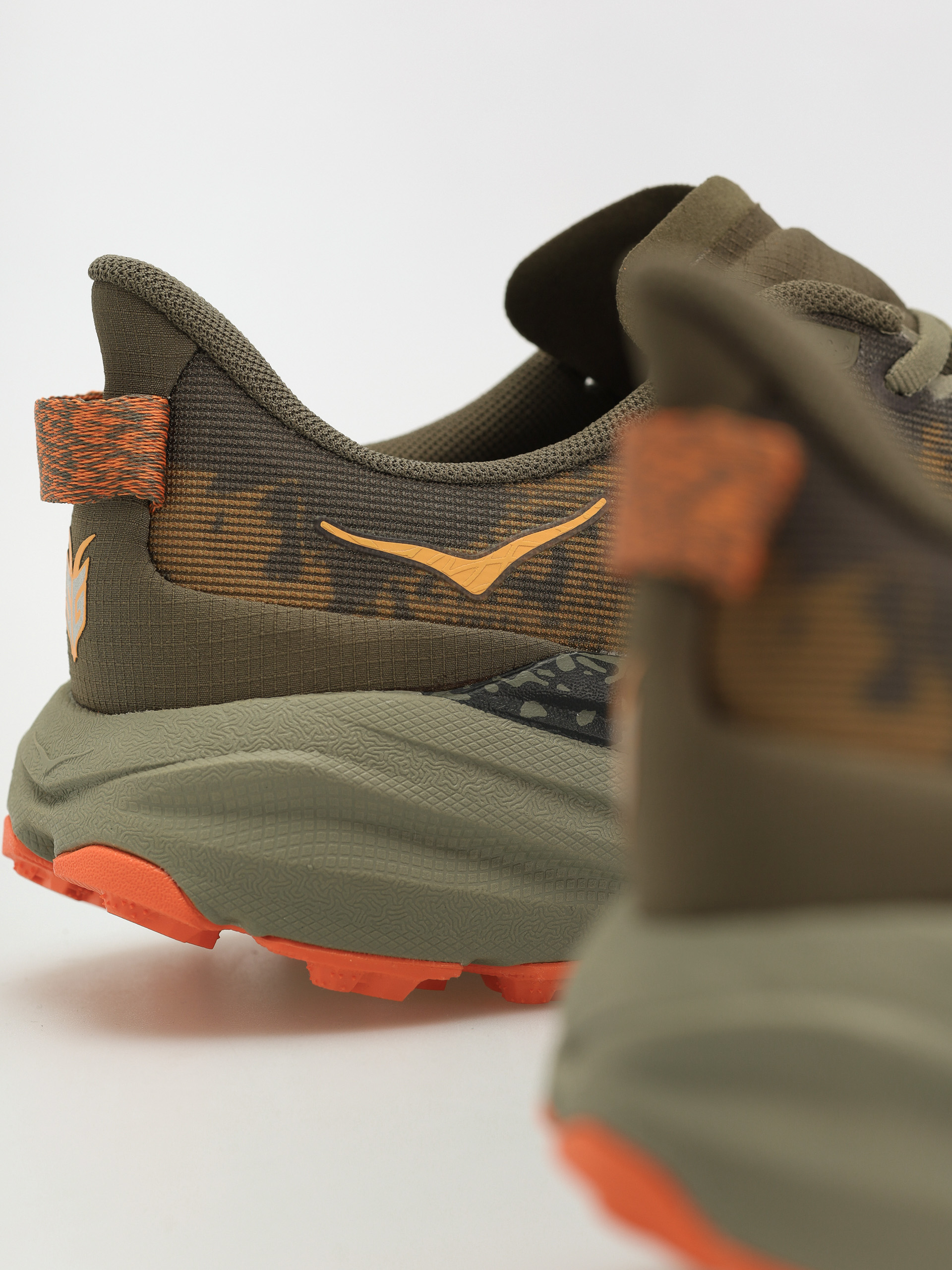 Cipők Hoka Speedgoat 6 (antique olive/squash)