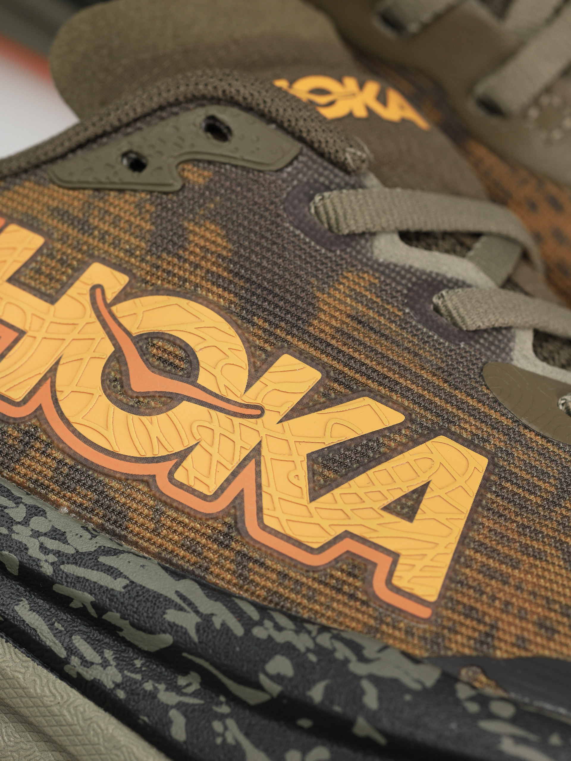 Cipők Hoka Speedgoat 6 (antique olive/squash)