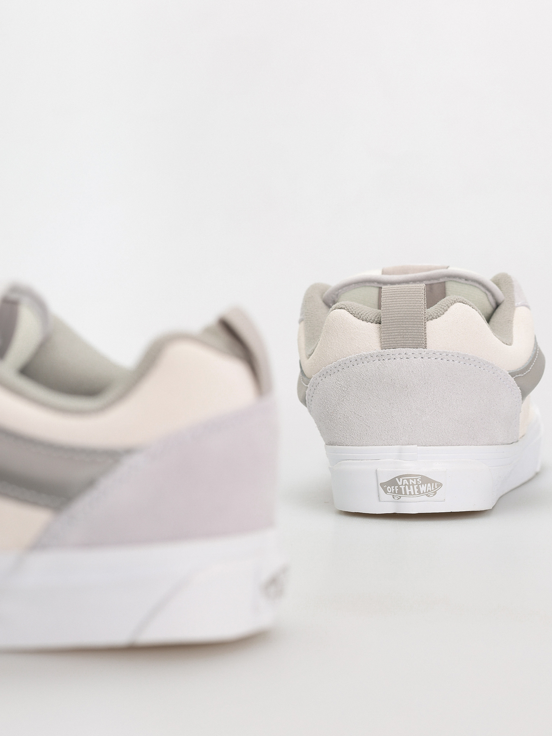 Vans Knu Skool Cipők (tri-tone block light gray)