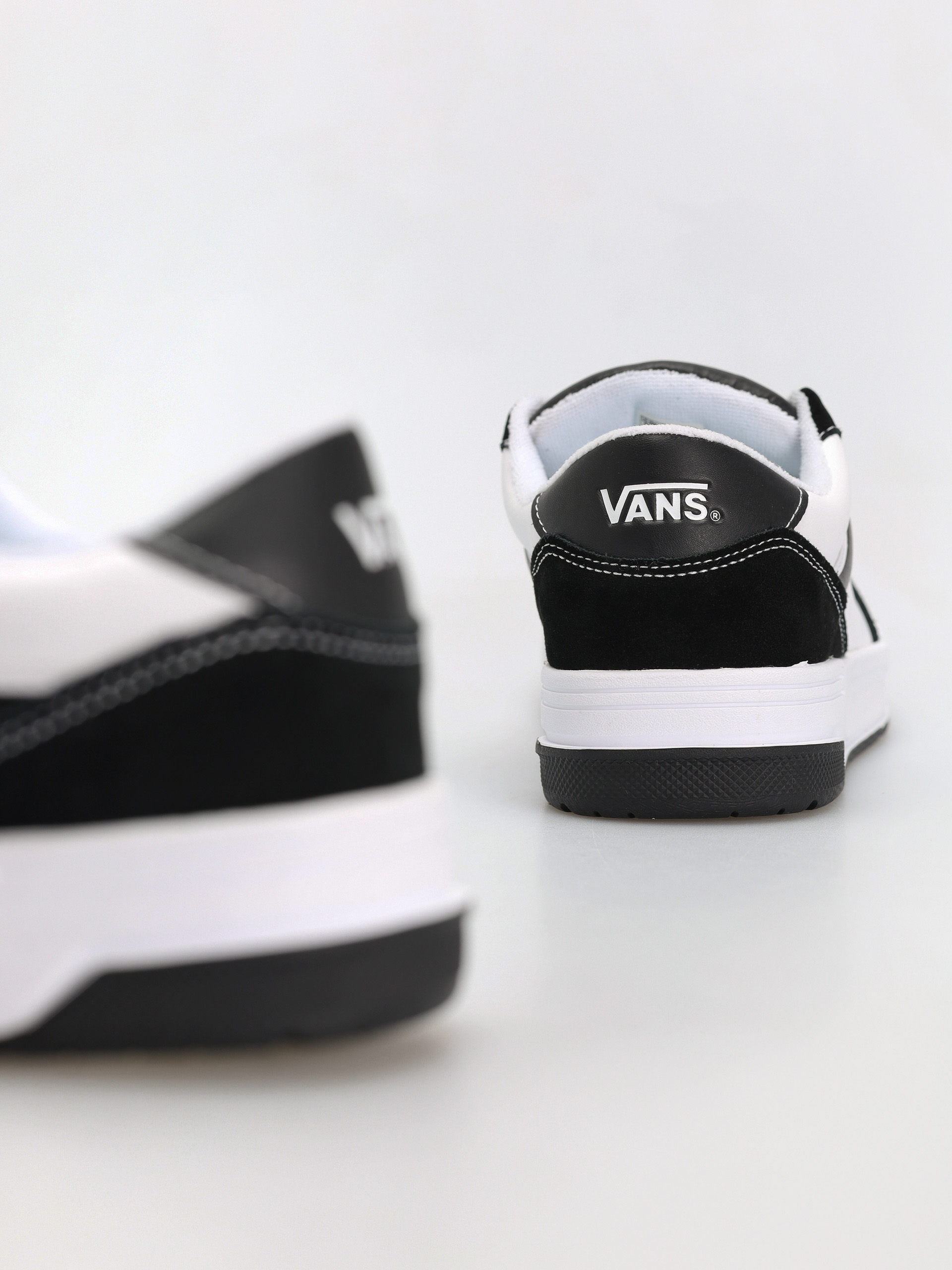 Vans Hylane Cipők (black/white)
