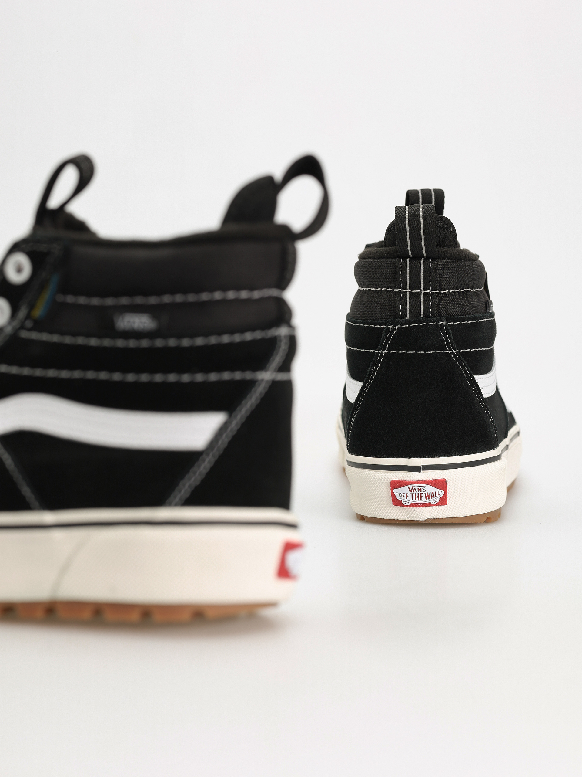 Vans Sk8 Hi Waterproof MTE Cipők (black/true white)