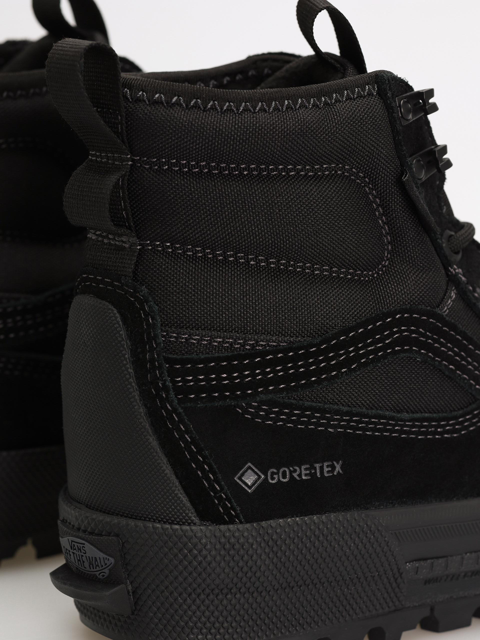 Vans Sk8 Hi Gore Tex MTE Cipők (blackout)