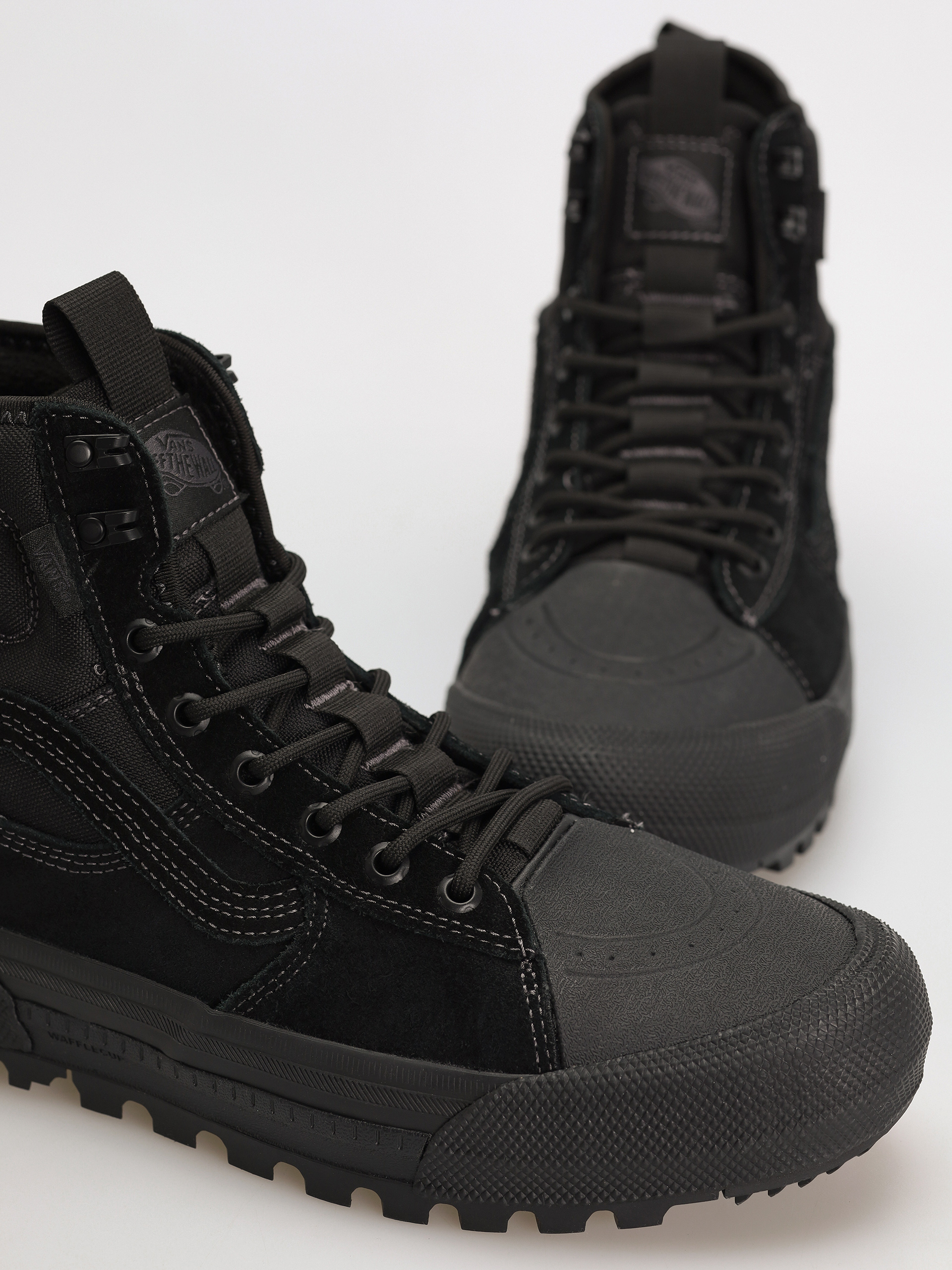 Vans Sk8 Hi Gore Tex MTE Cipők (blackout)