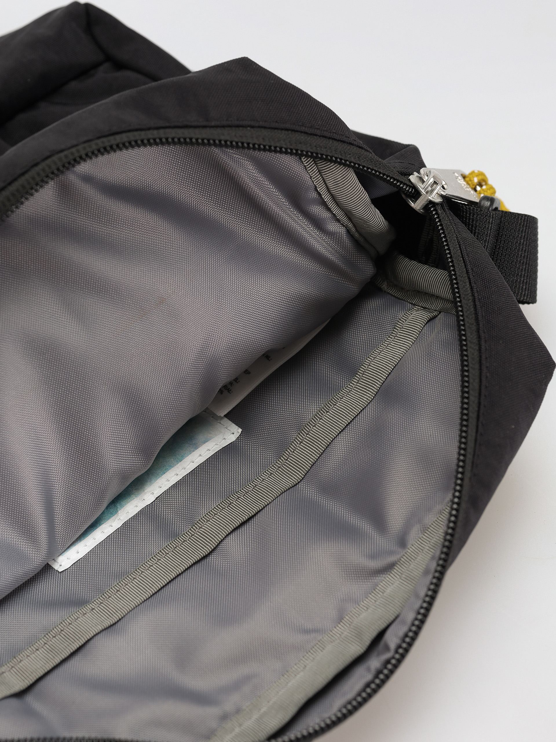 The North Face Berkeley Crossbody Táska (tnf black/mineral gold/)