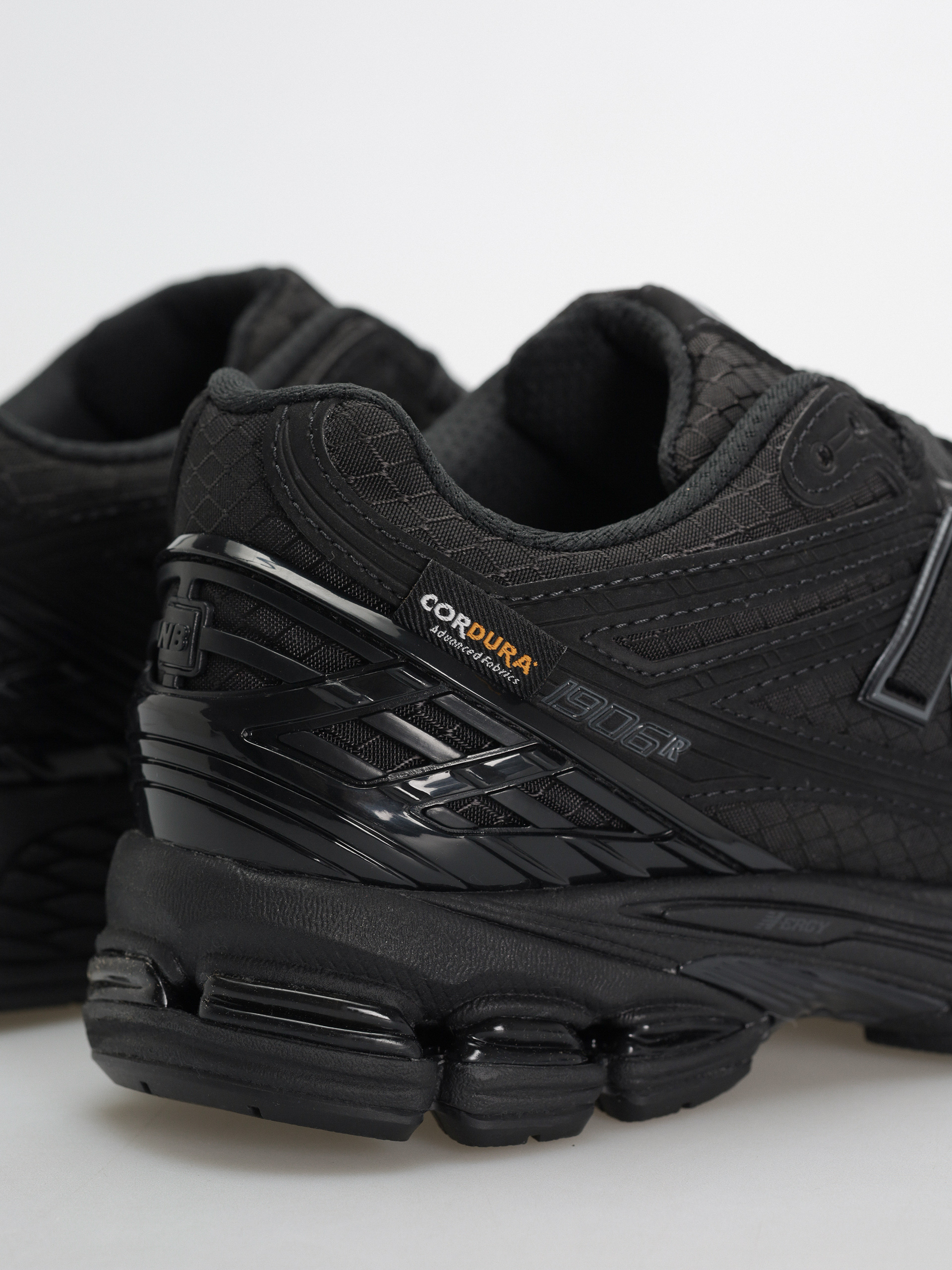 New Balance 1906 Cipők (black)