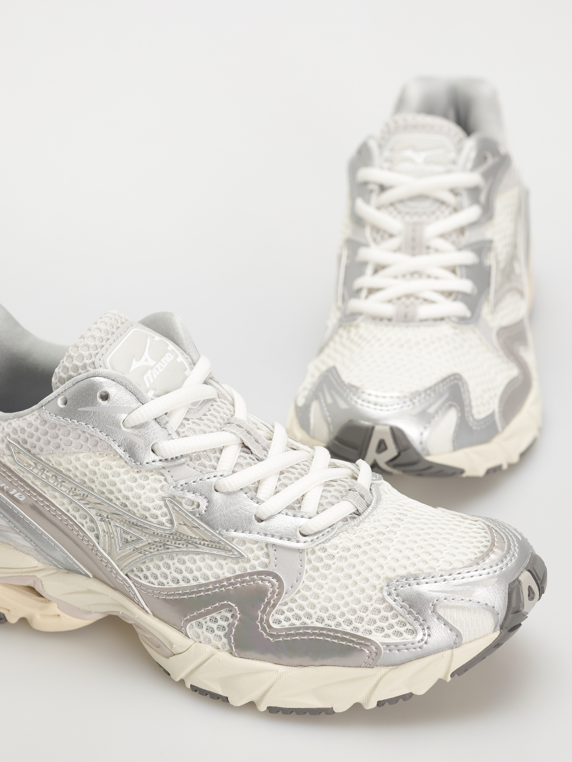 Mizuno Wave Rider 10 Cipők (white/white sand/nimbus cloud)