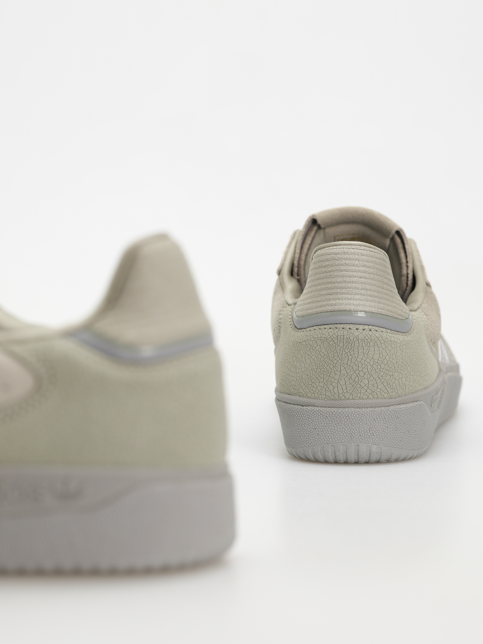 adidas Tyshawn LOW Cipők (silpeb/grethr/goldmt)