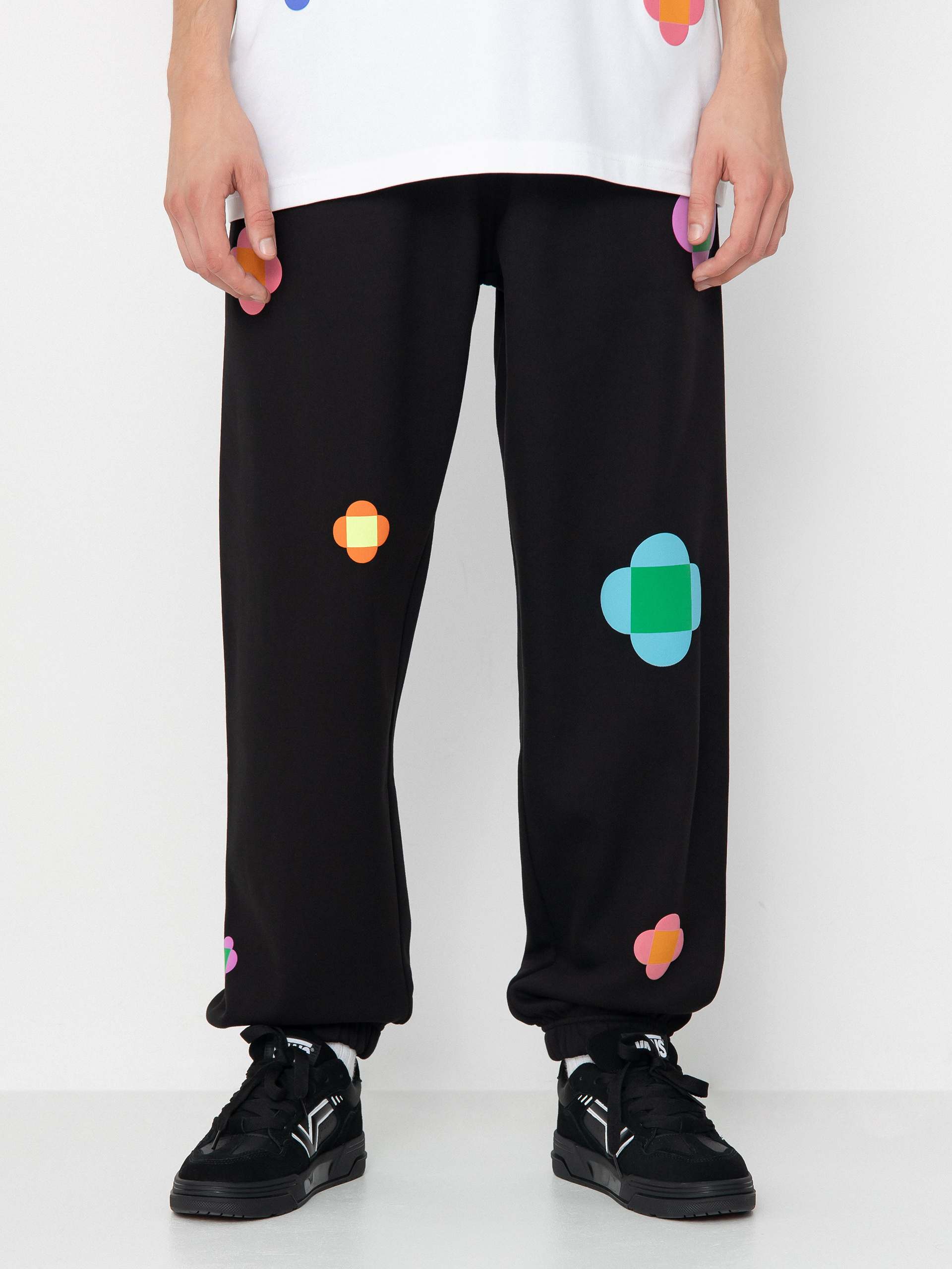 The North Face X Yinka Ilori Let’S Blossom Together Graphic Jogger Kisnadrág (tnf black)