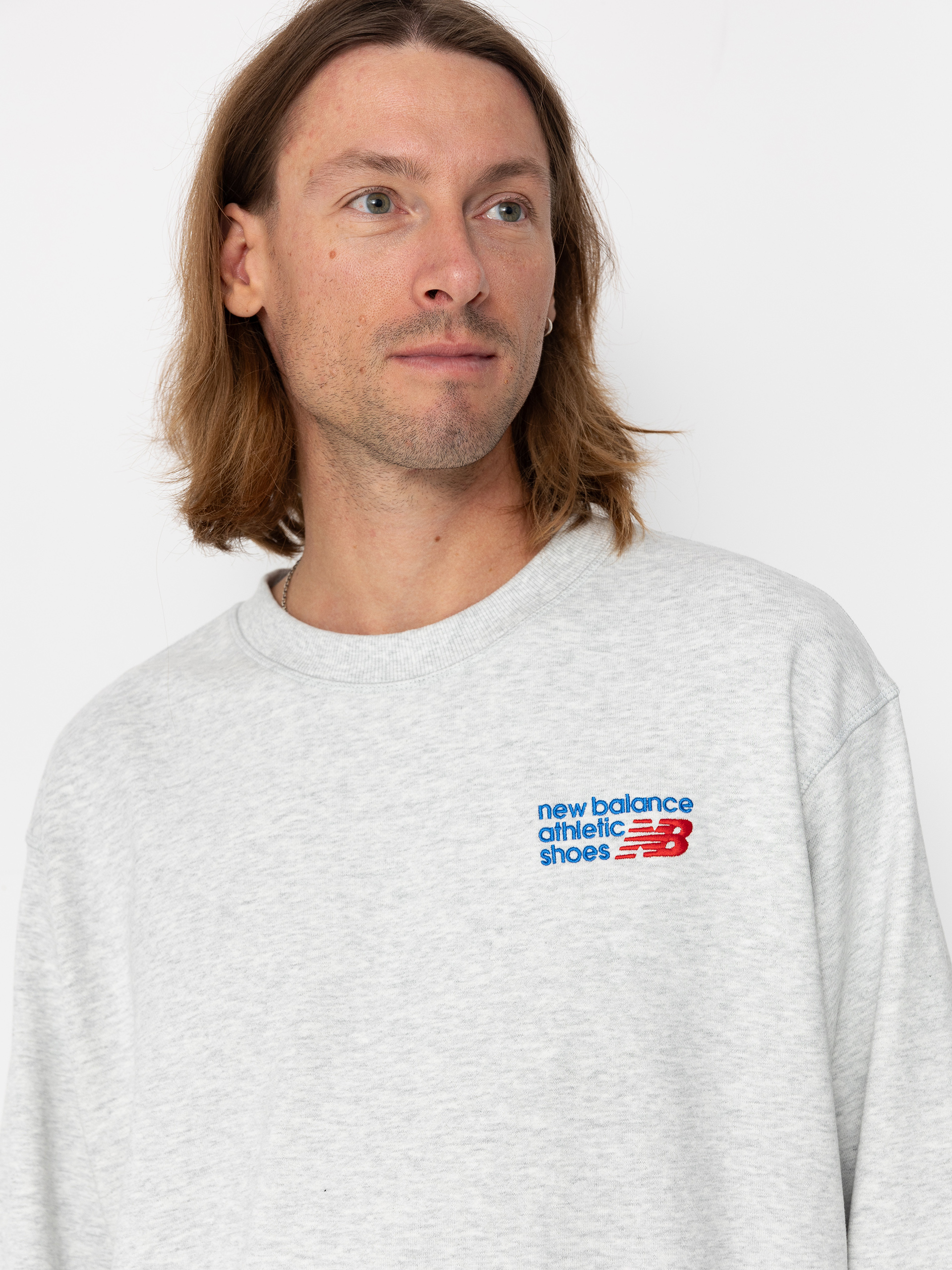 New Balance Athletics Premium Logo Crew Pulóver (ashheather)