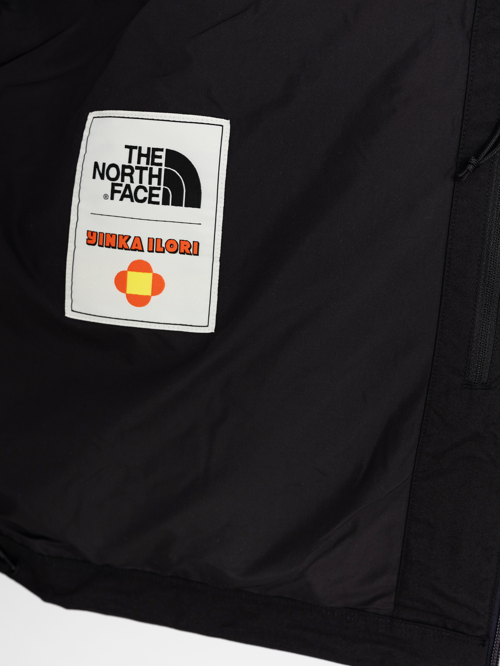 The North Face X Yinka Ilori 2L Rainshell Dzseki (tnf black/solar blue)