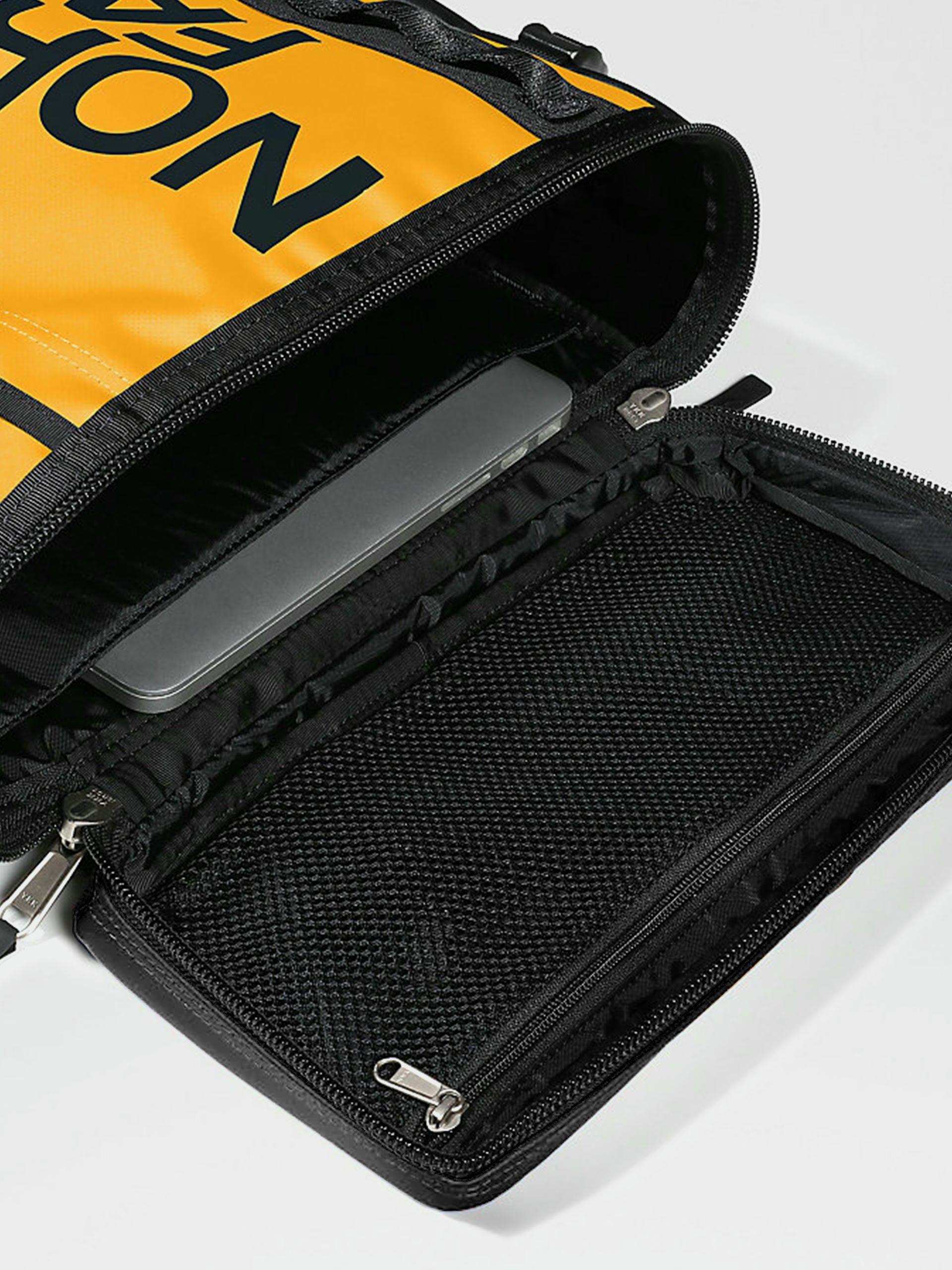 Hátizsák The North Face Base Camp Fuse Box (summit gold tnf black n)