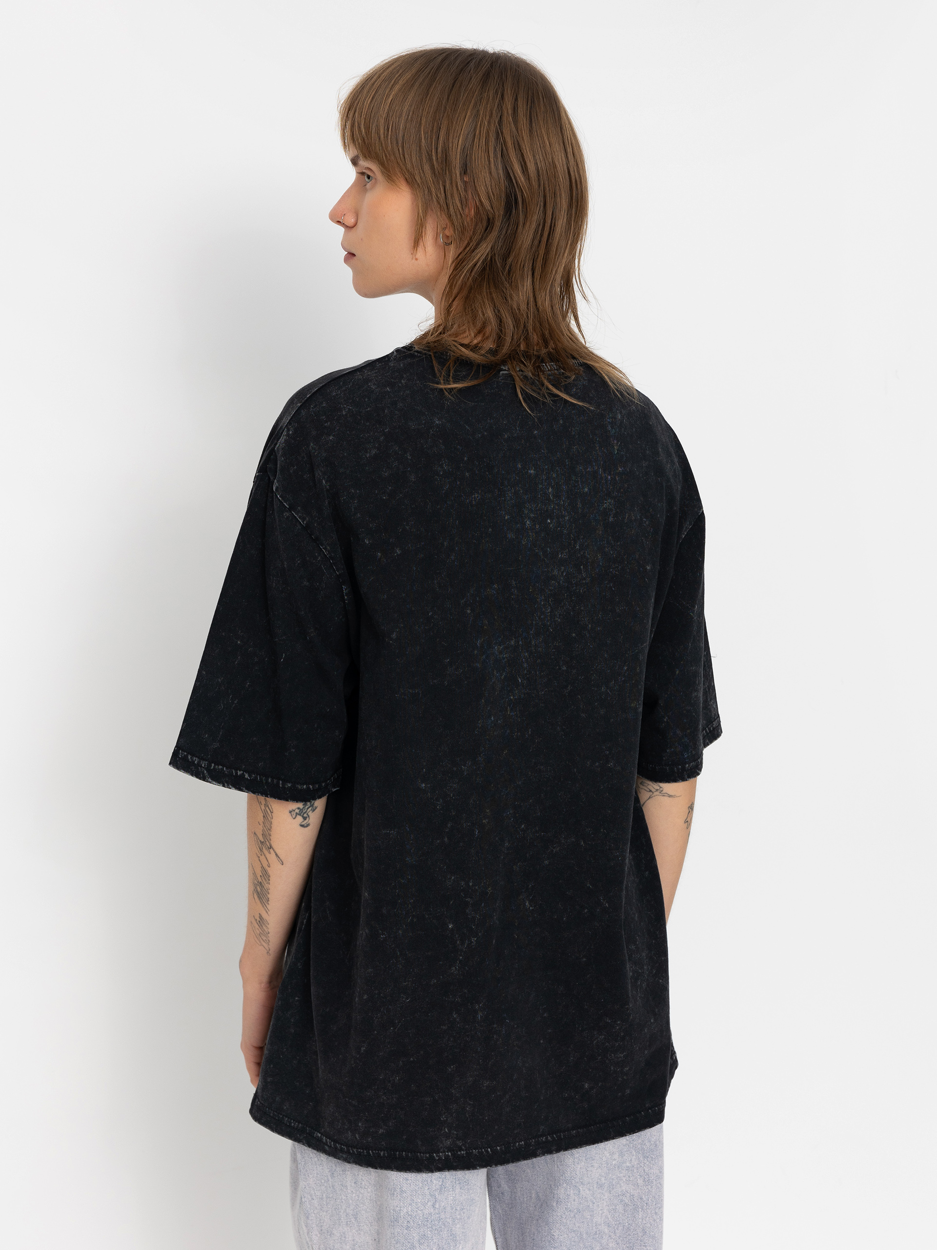 Santa Cruz Ornate Dot Front Oversized Wmn Póló (black acid wash)