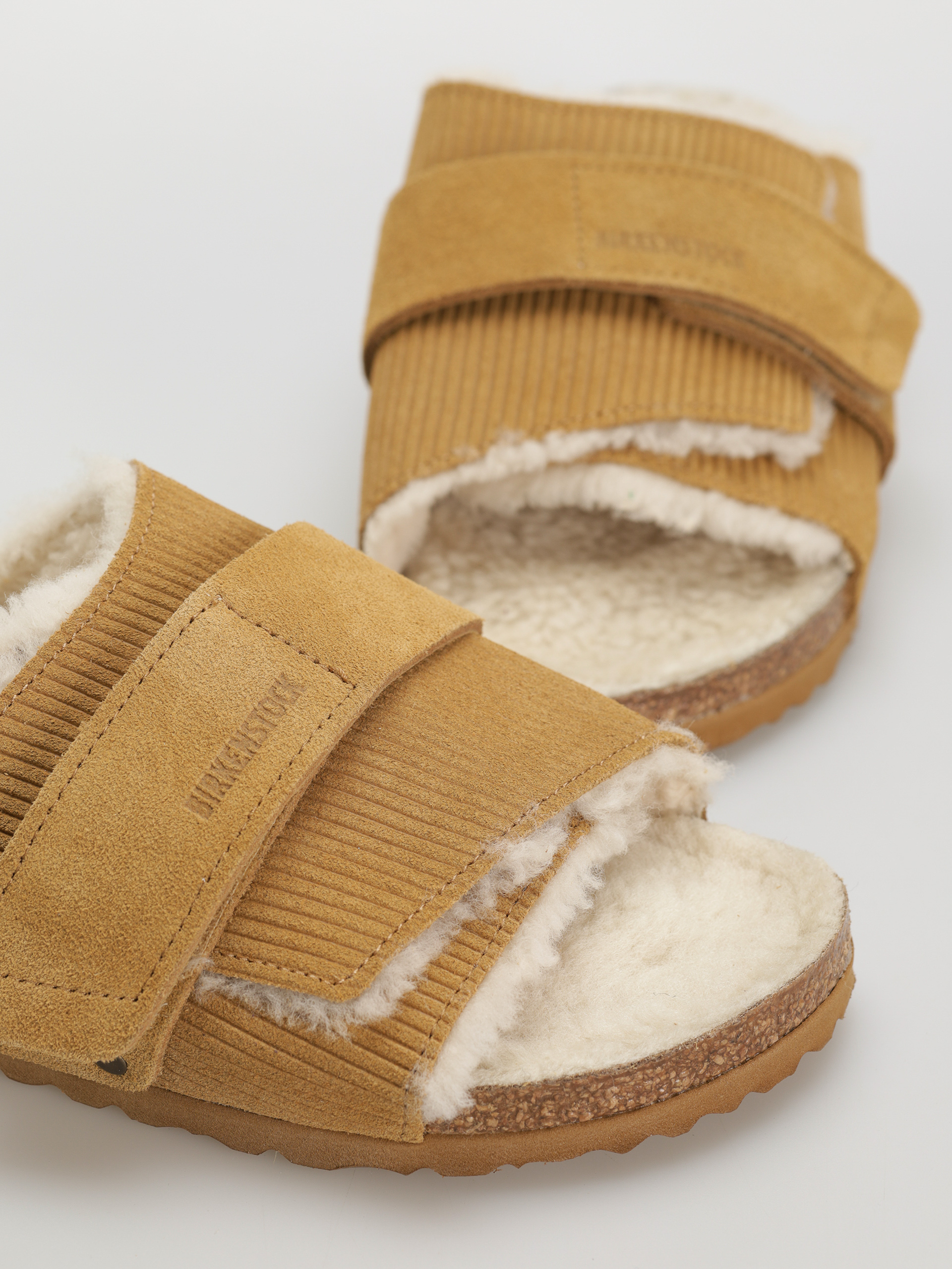 Birkenstock Kyoto Shearling Suede Leather Fur Narrow Wmn Flip-flop papucsok (corduroy cork brown)
