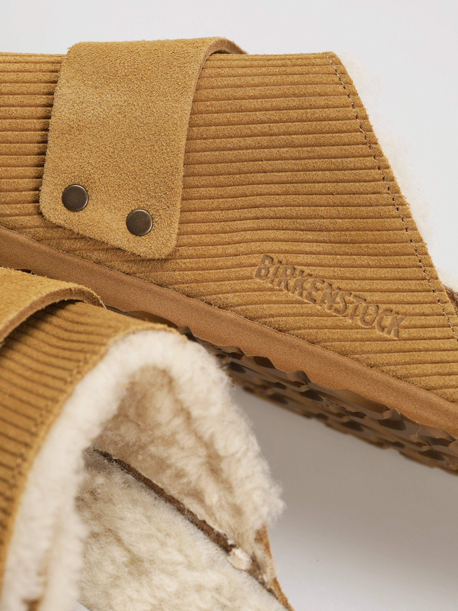 Birkenstock Kyoto Shearling Suede Leather Fur Narrow Wmn Flip-flop papucsok (corduroy cork brown)