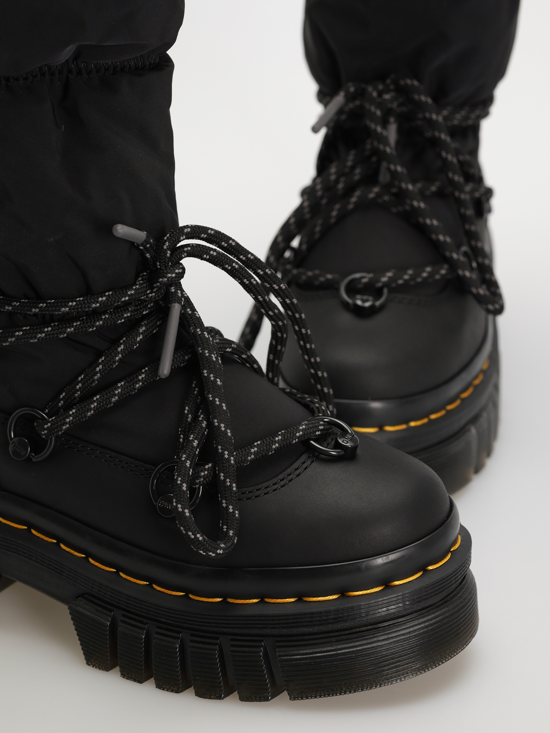 Dr. Martens Audrick Padded Hi Wmn Cipők (black snowplow wp/soft poly)