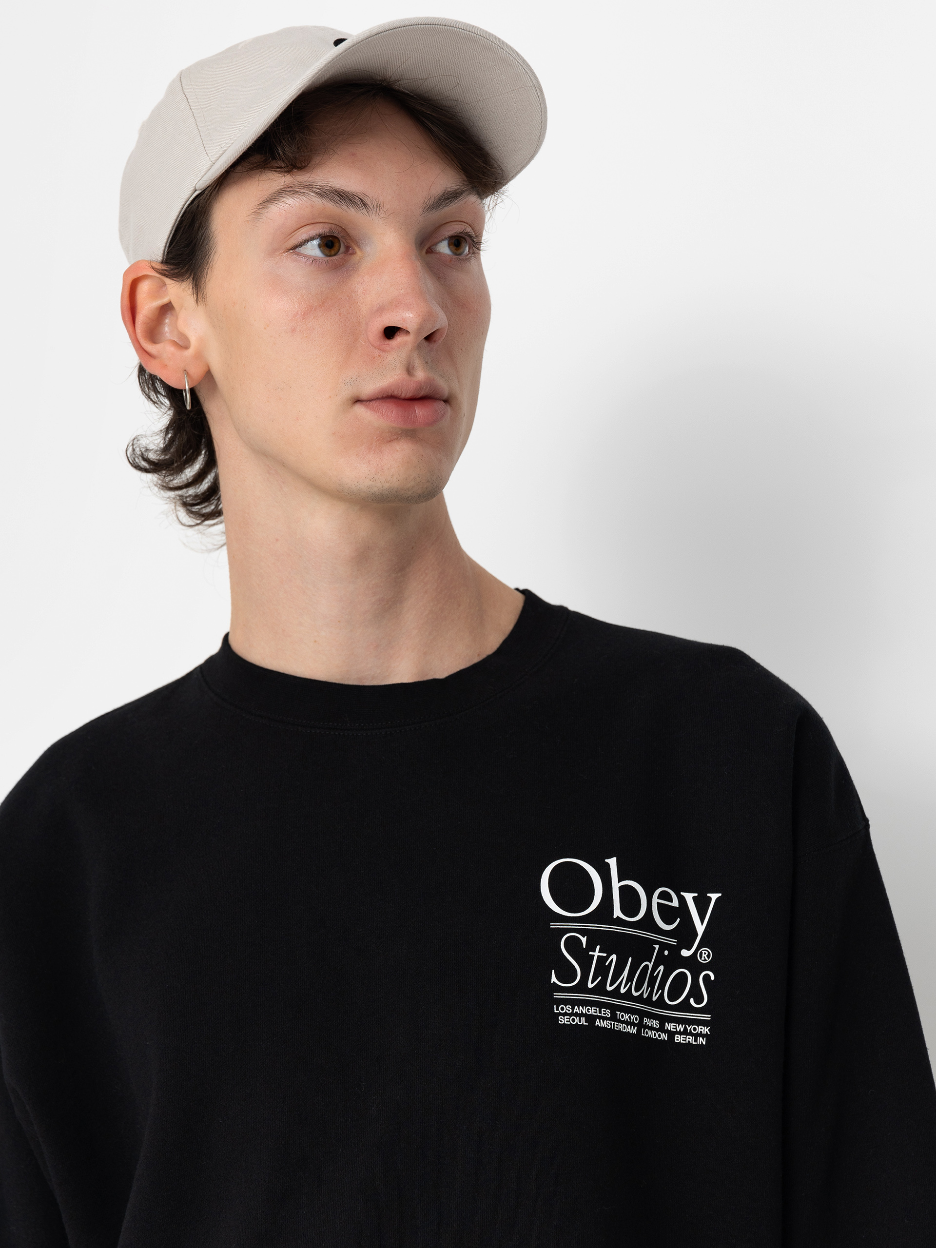 Pulóver OBEY Studios (black)