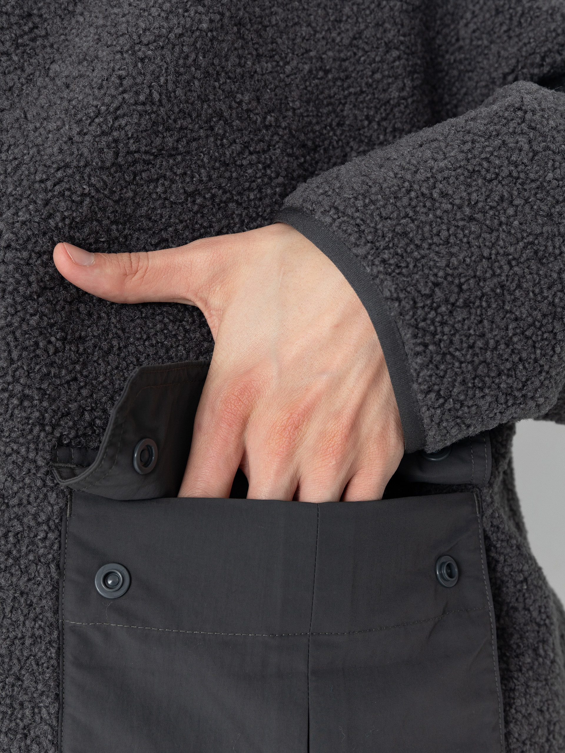 Dzseki Carhartt WIP Devin Liner (graphite/graphite)