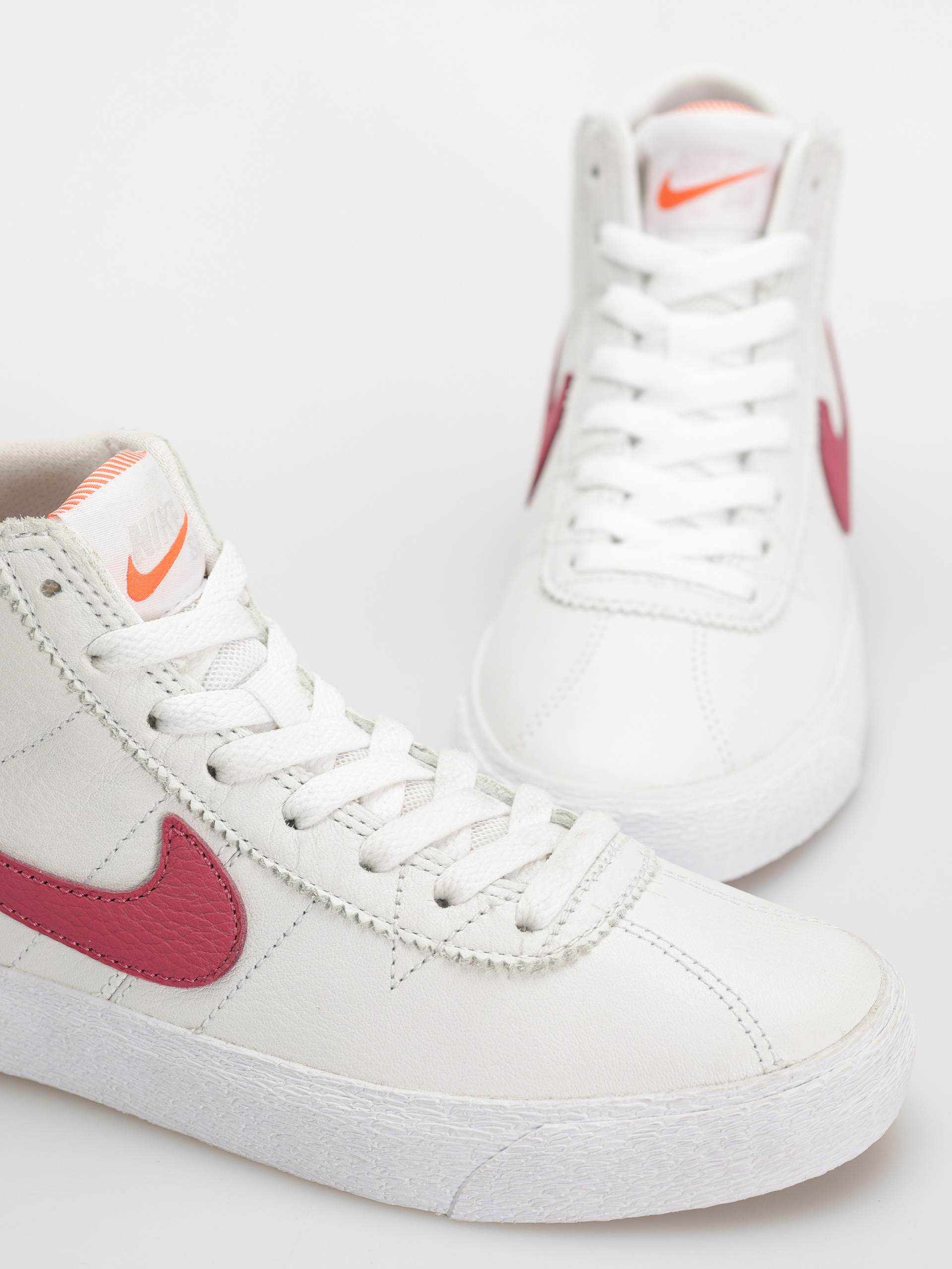 Nike SB Bruin Hi Iso Cipők Wmn (white/sweet beet white sweet beet)