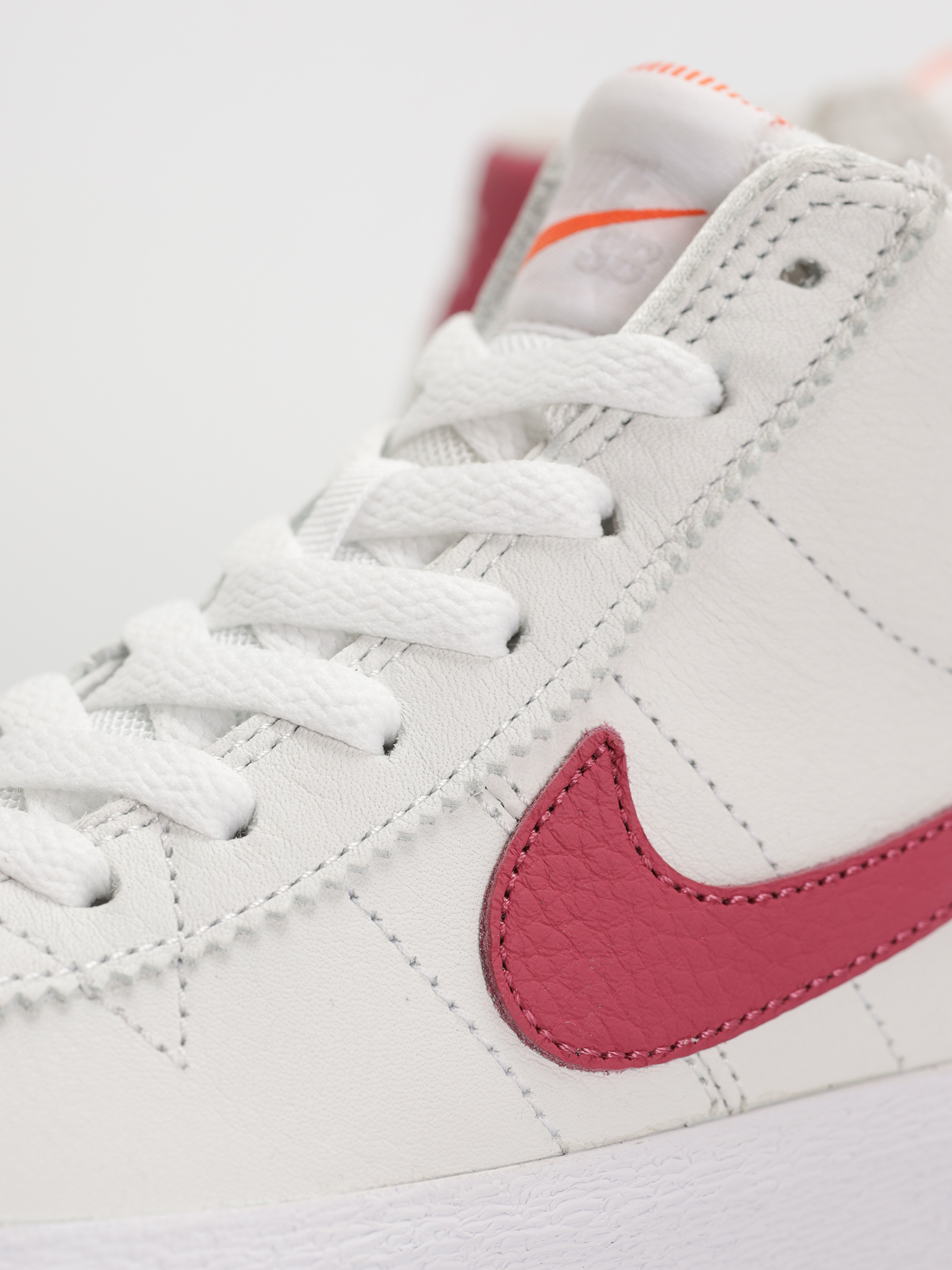 Nike SB Bruin Hi Iso Cipők Wmn (white/sweet beet white sweet beet)
