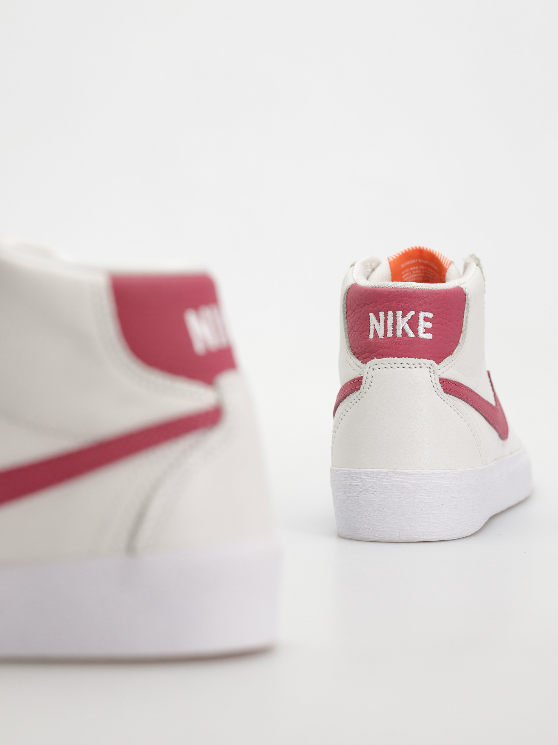Nike SB Bruin Hi Iso Cipők Wmn (white/sweet beet white sweet beet)