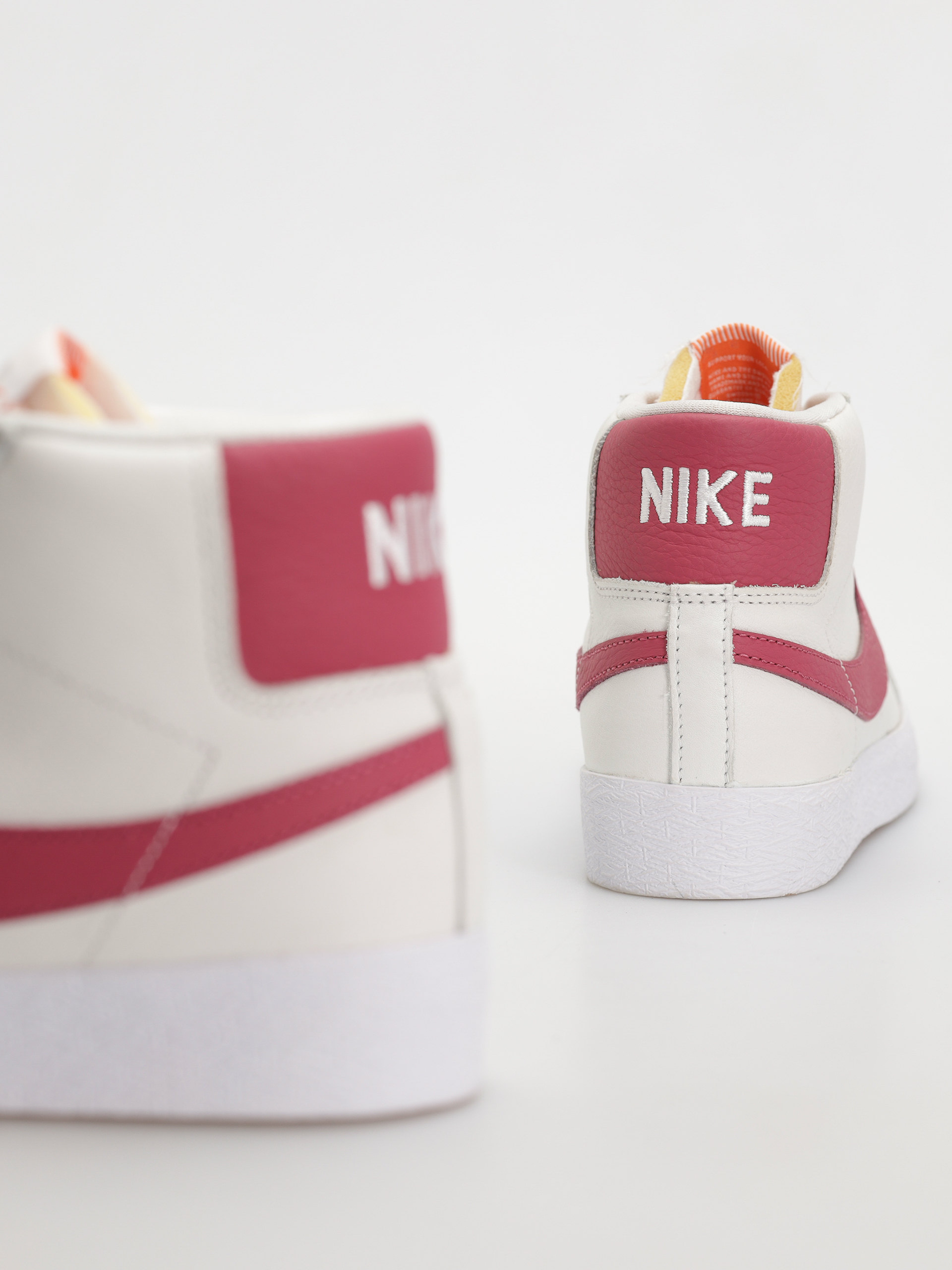 Nike SB Zoom Blazer Mid Iso Cipők (white/sweet beet white sweet beet)