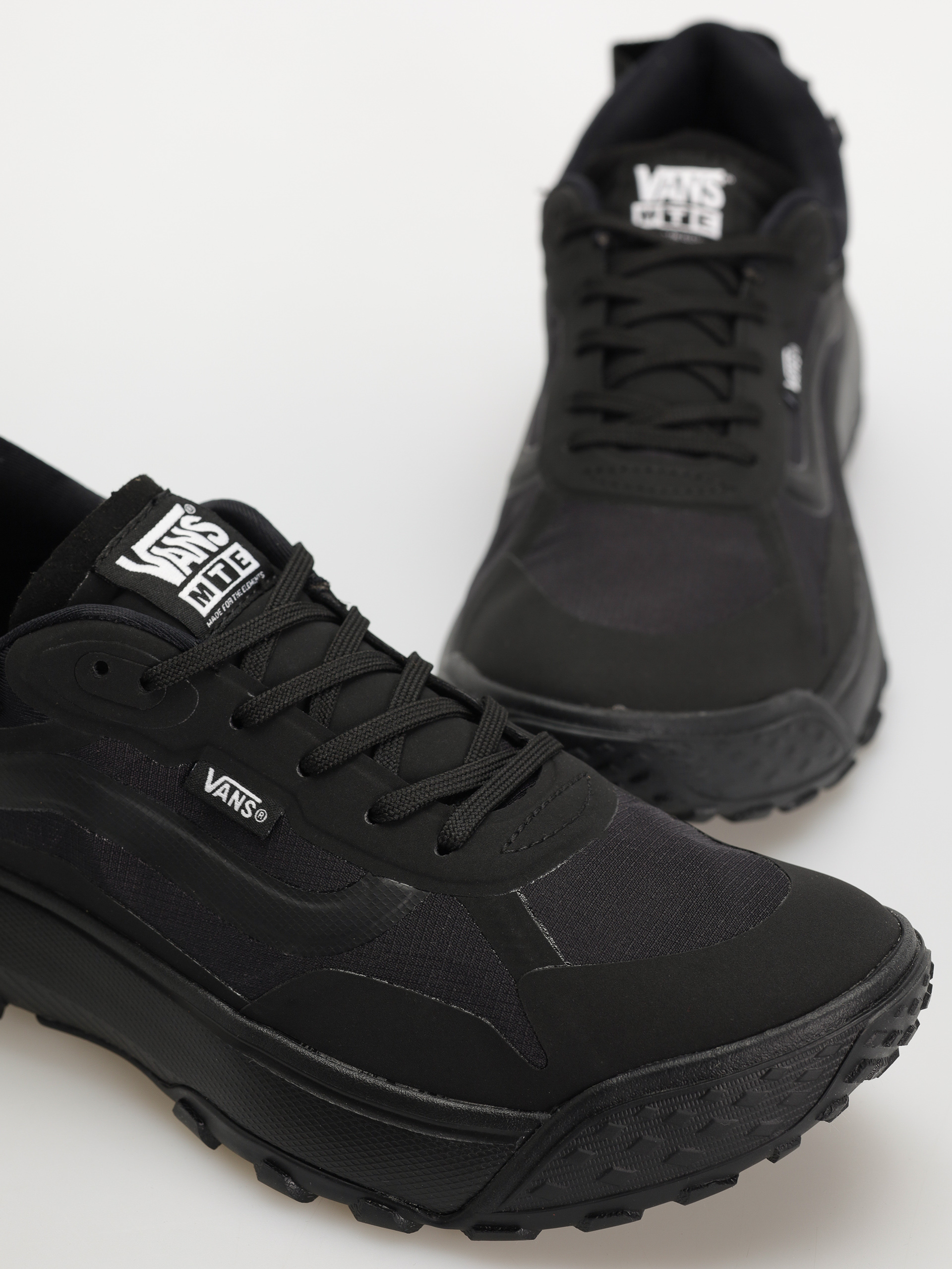 Vans Crosspath MTE Cipők (black/black)