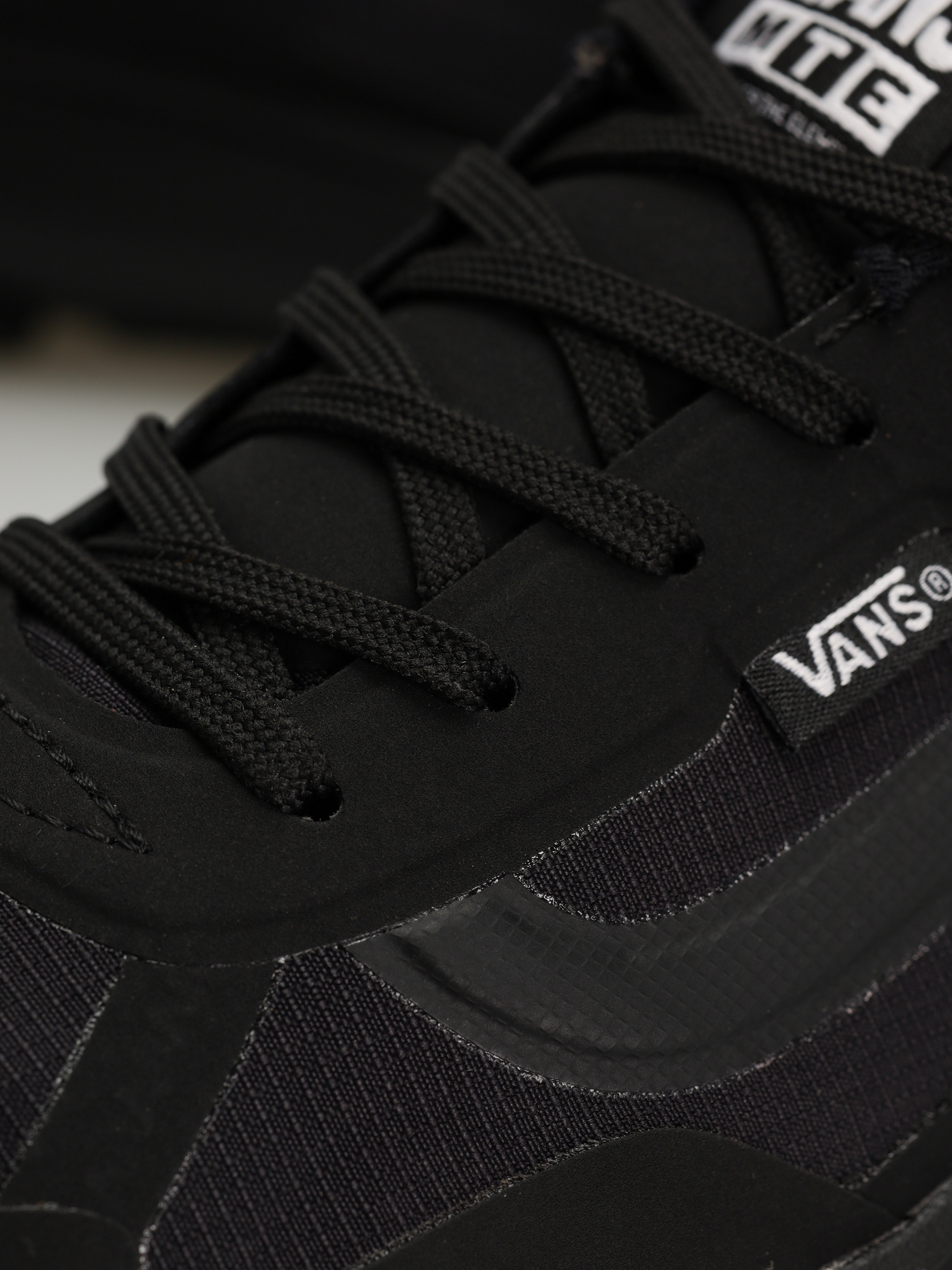 Vans Crosspath MTE Cipők (black/black)
