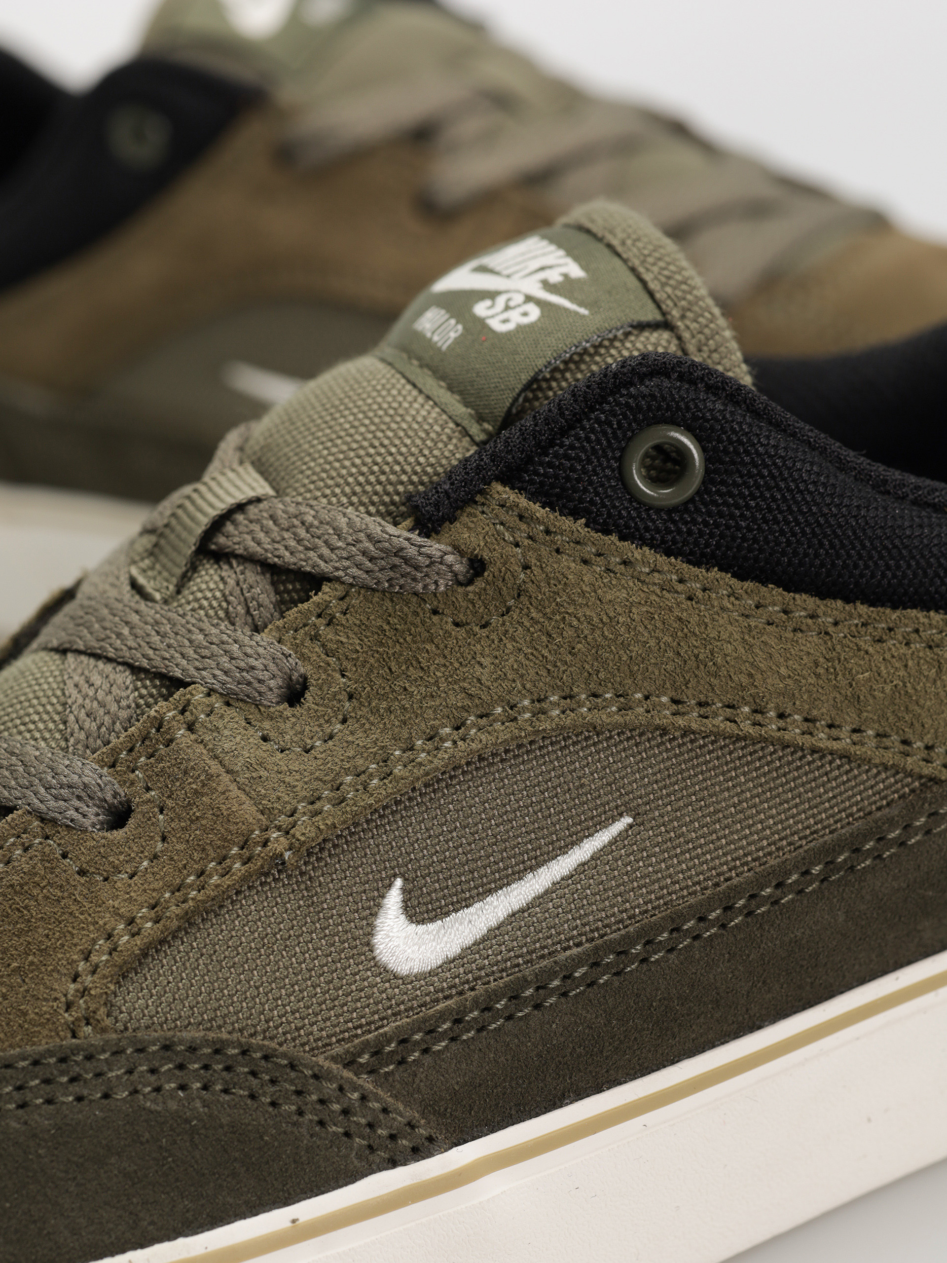 Nike SB Malor Cipők (medium olive/sail cargo khaki black)