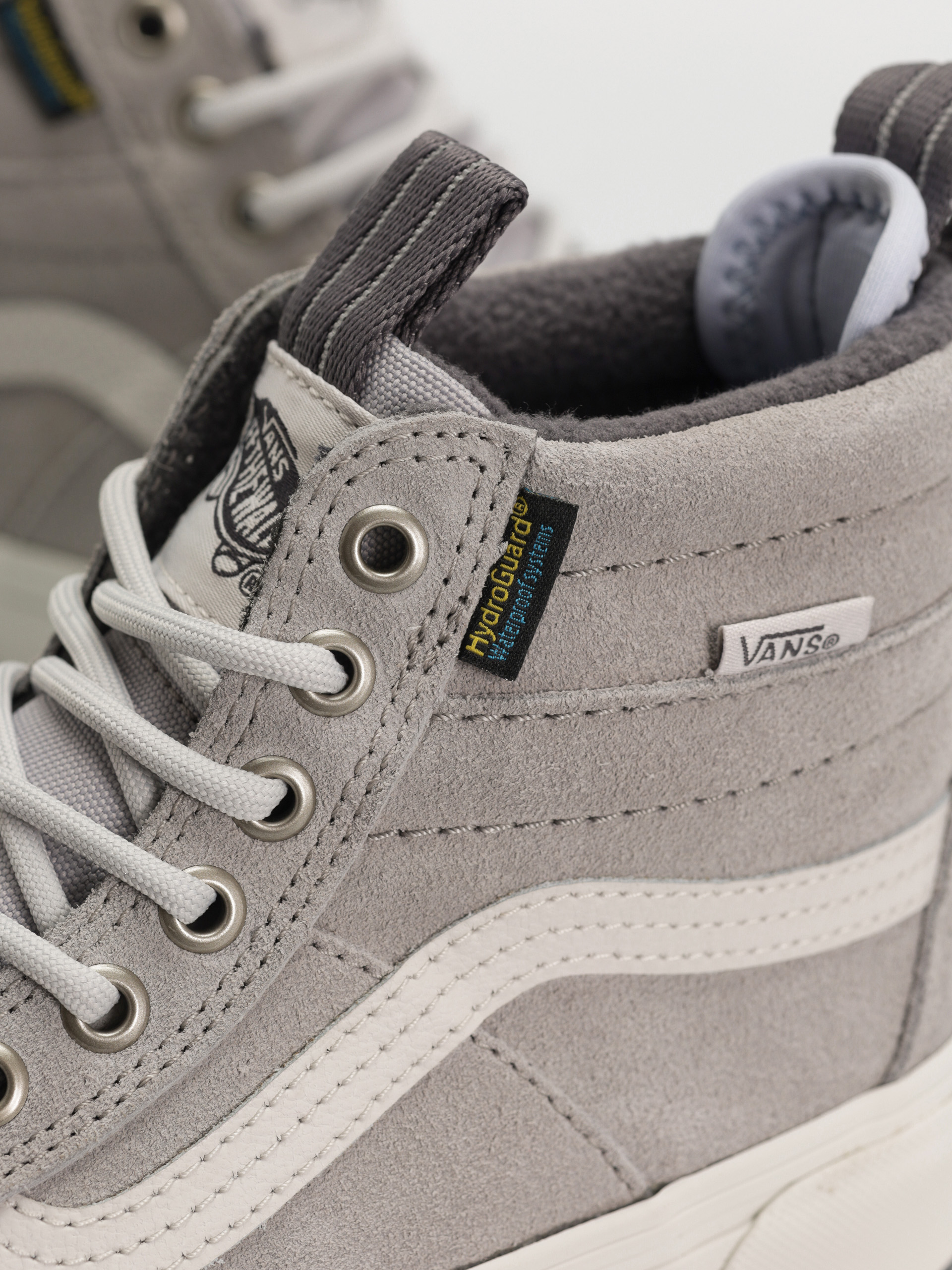 Vans Sk8 Hi Waterproof MTE Cipők (gray)