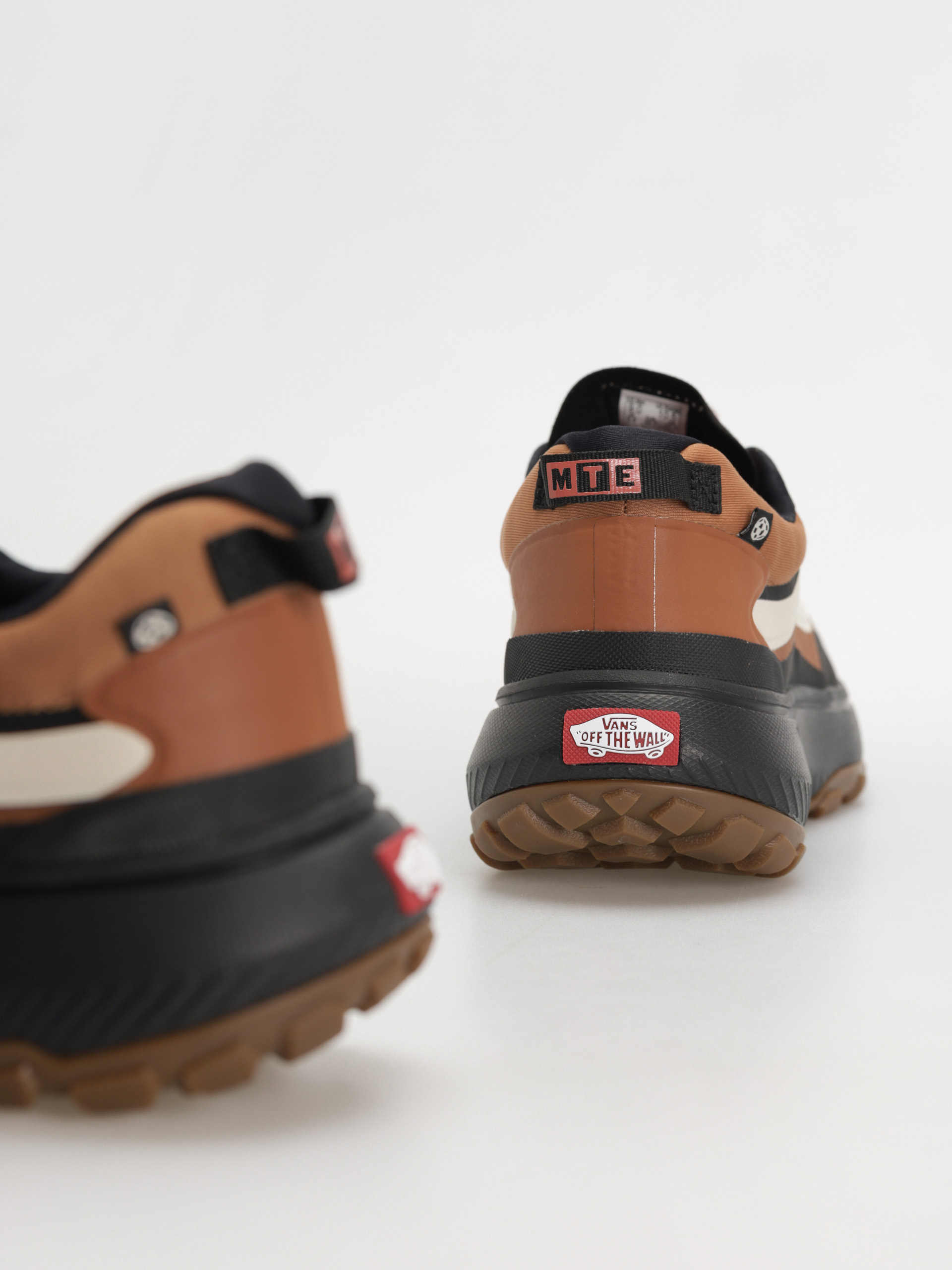 Vans Crosspath MTE Cipők (glazed ginger)