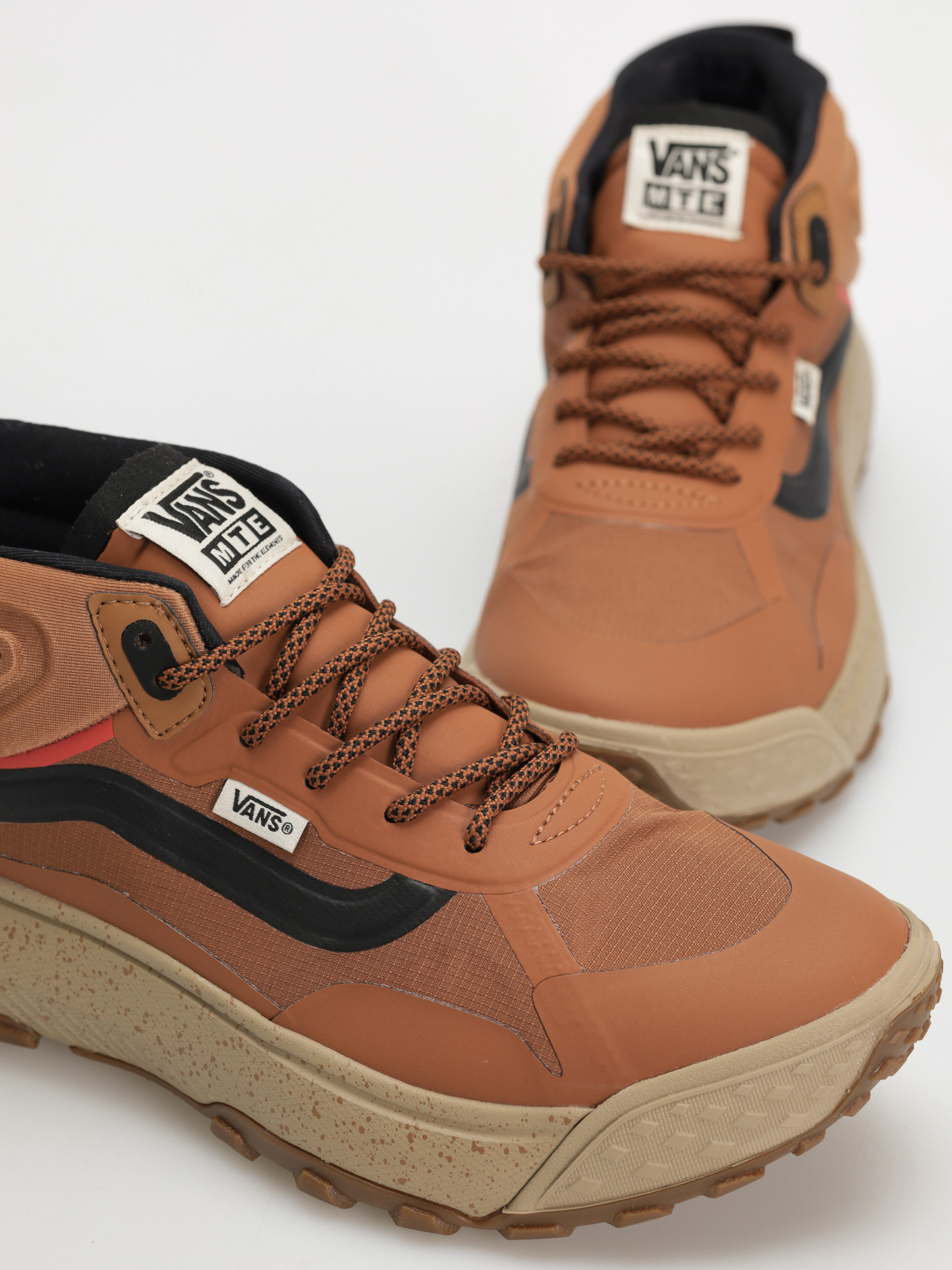 Vans Crosspath Mid MTE Cipők (glazed ginger)