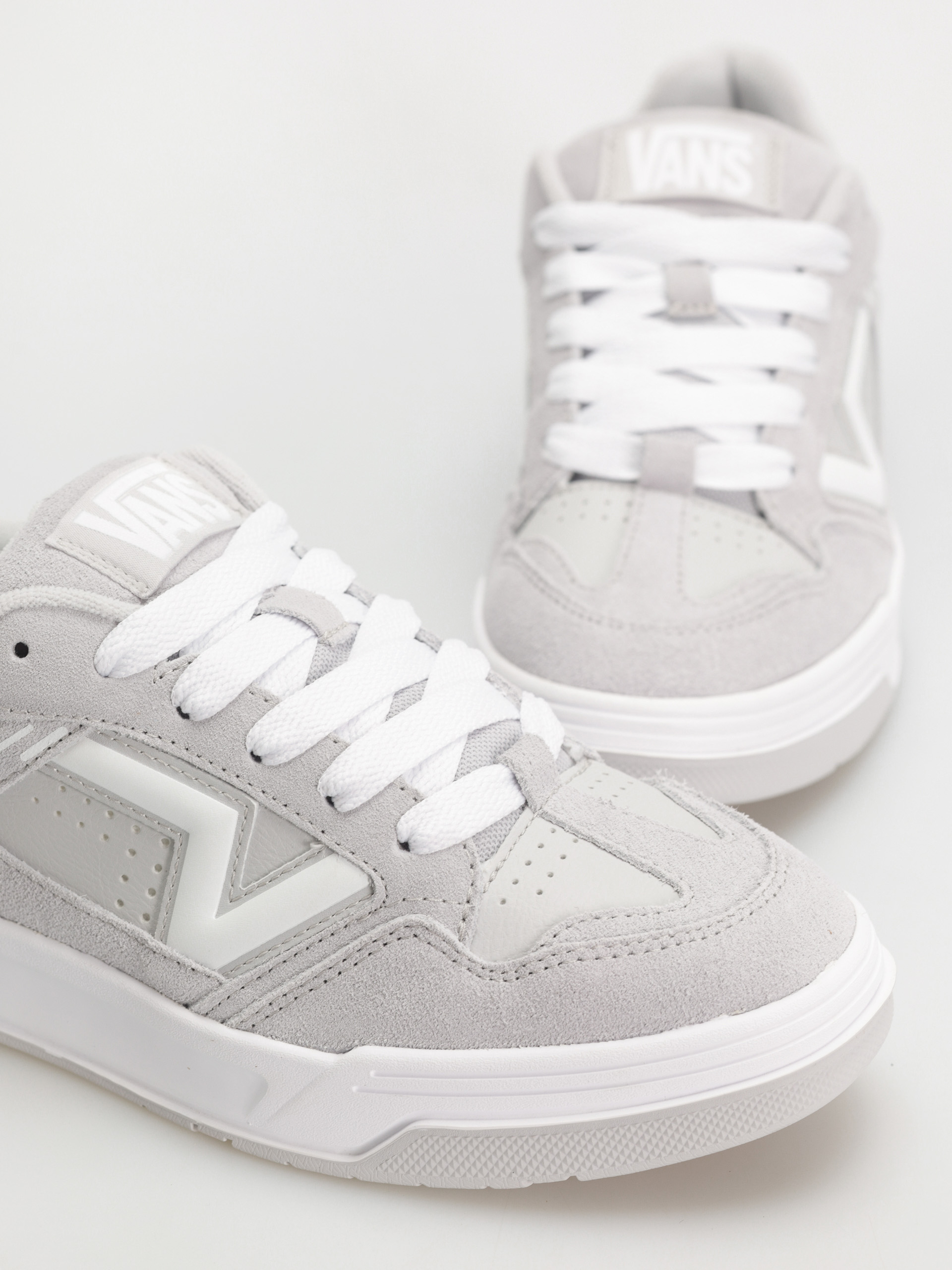 Vans Upland Cipők (gray)