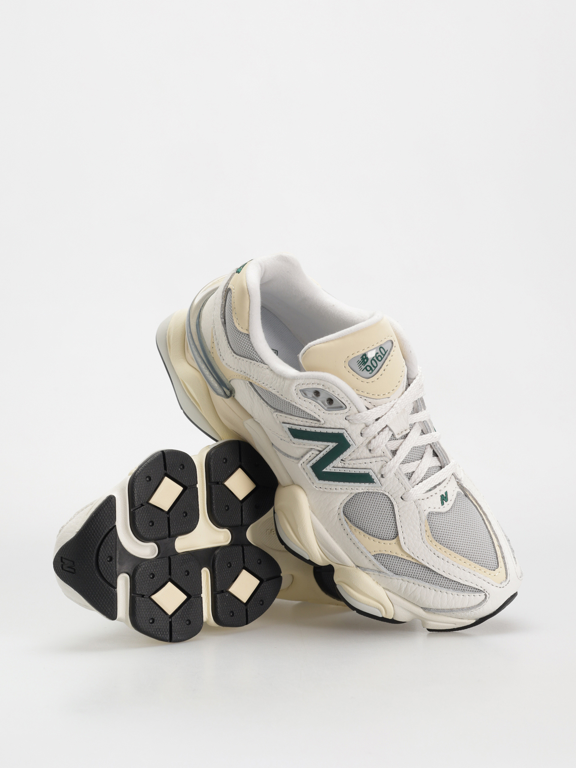 New Balance 9060 Cipők (sea salt)