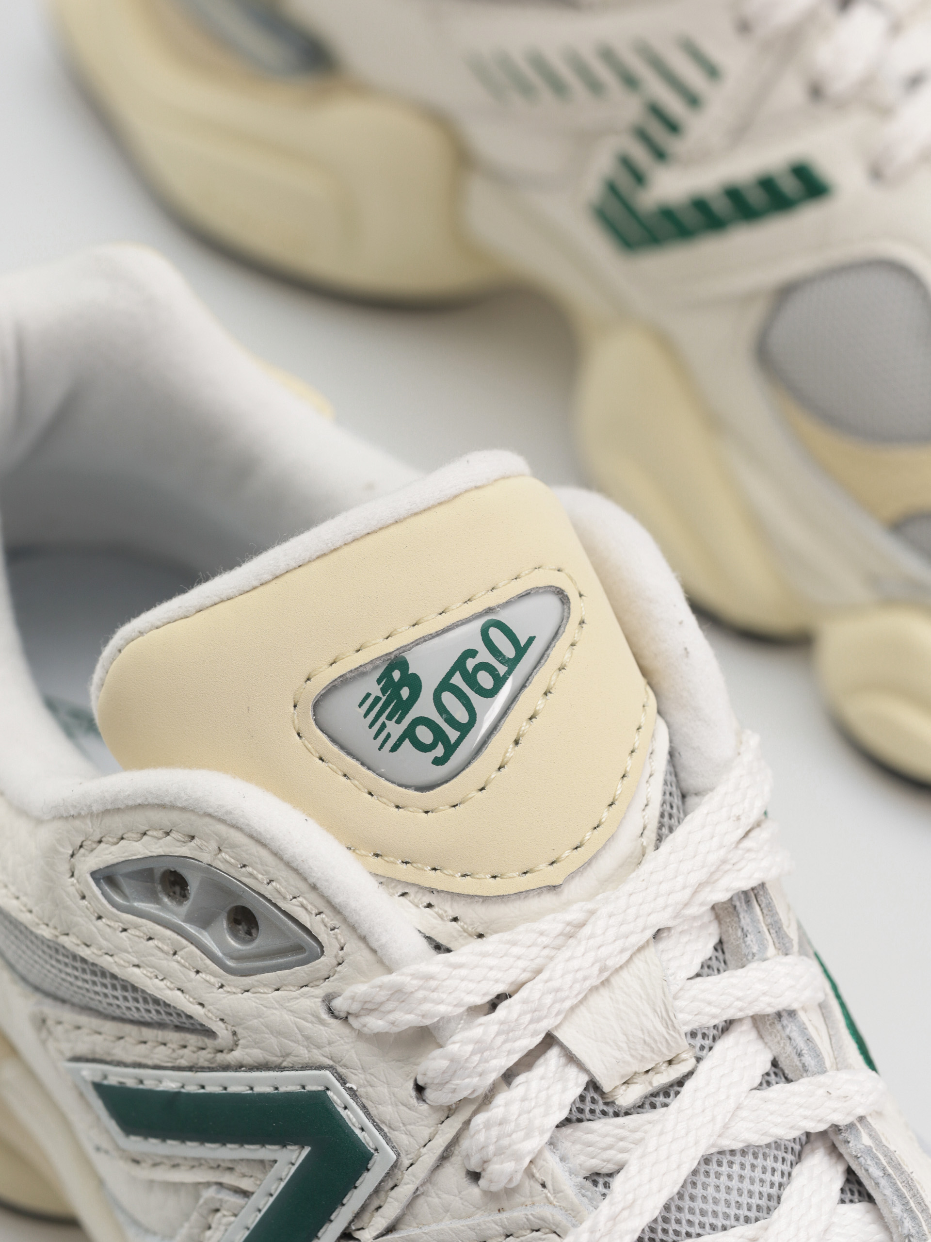 New Balance 9060 Cipők (sea salt)