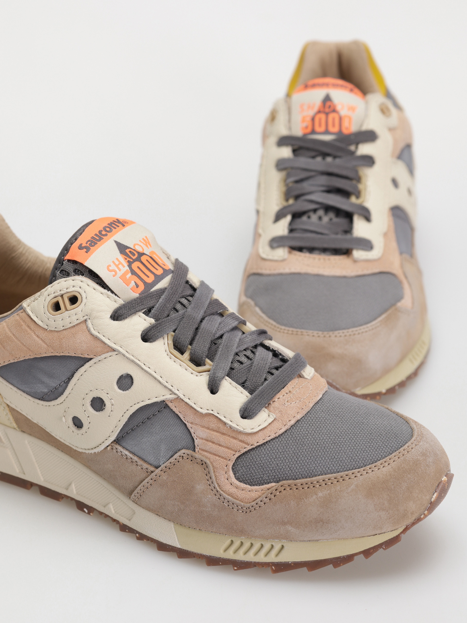 Saucony Shadow 5000 Cipők (dark grey/sand)