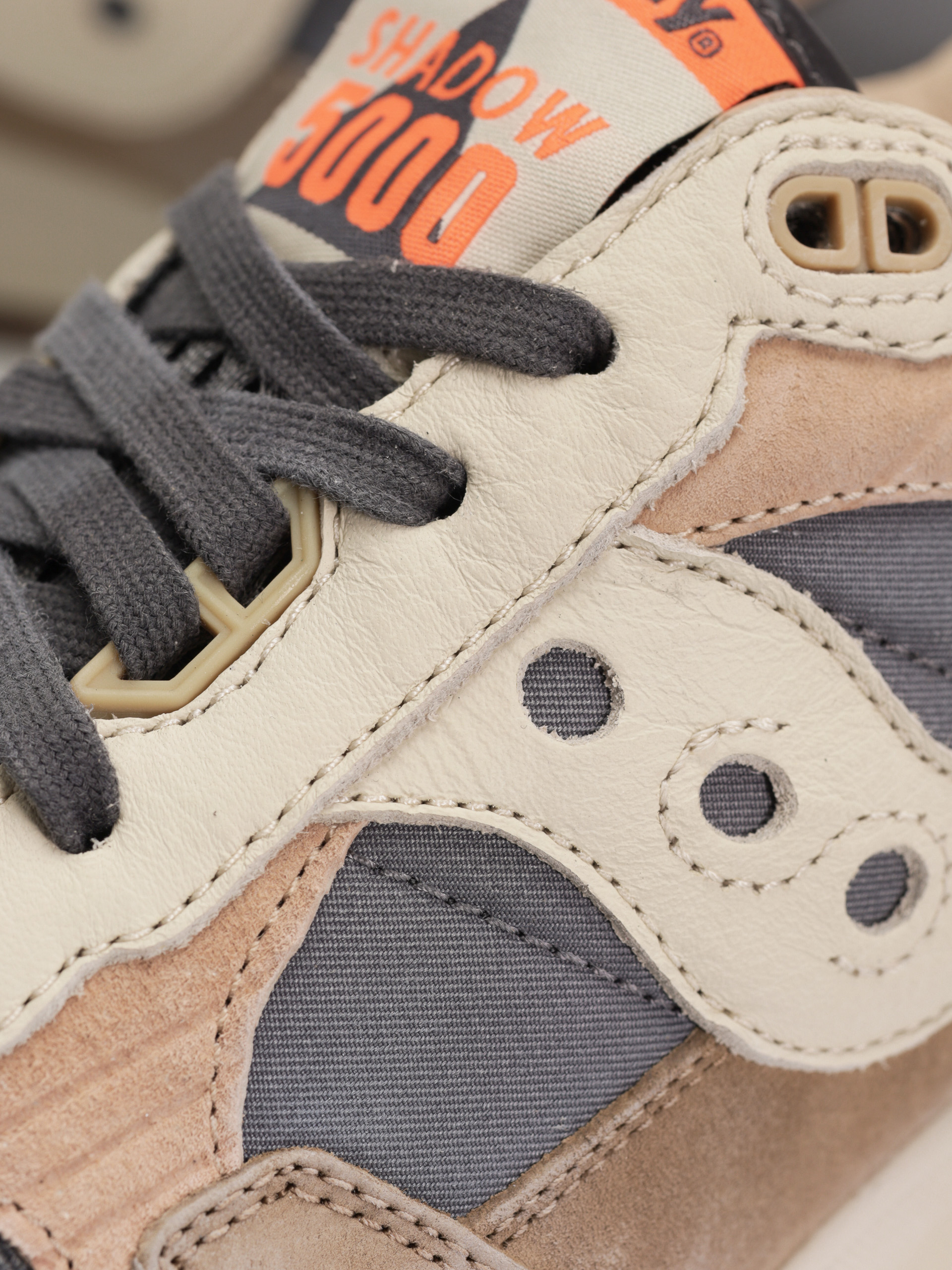 Saucony Shadow 5000 Cipők (dark grey/sand)