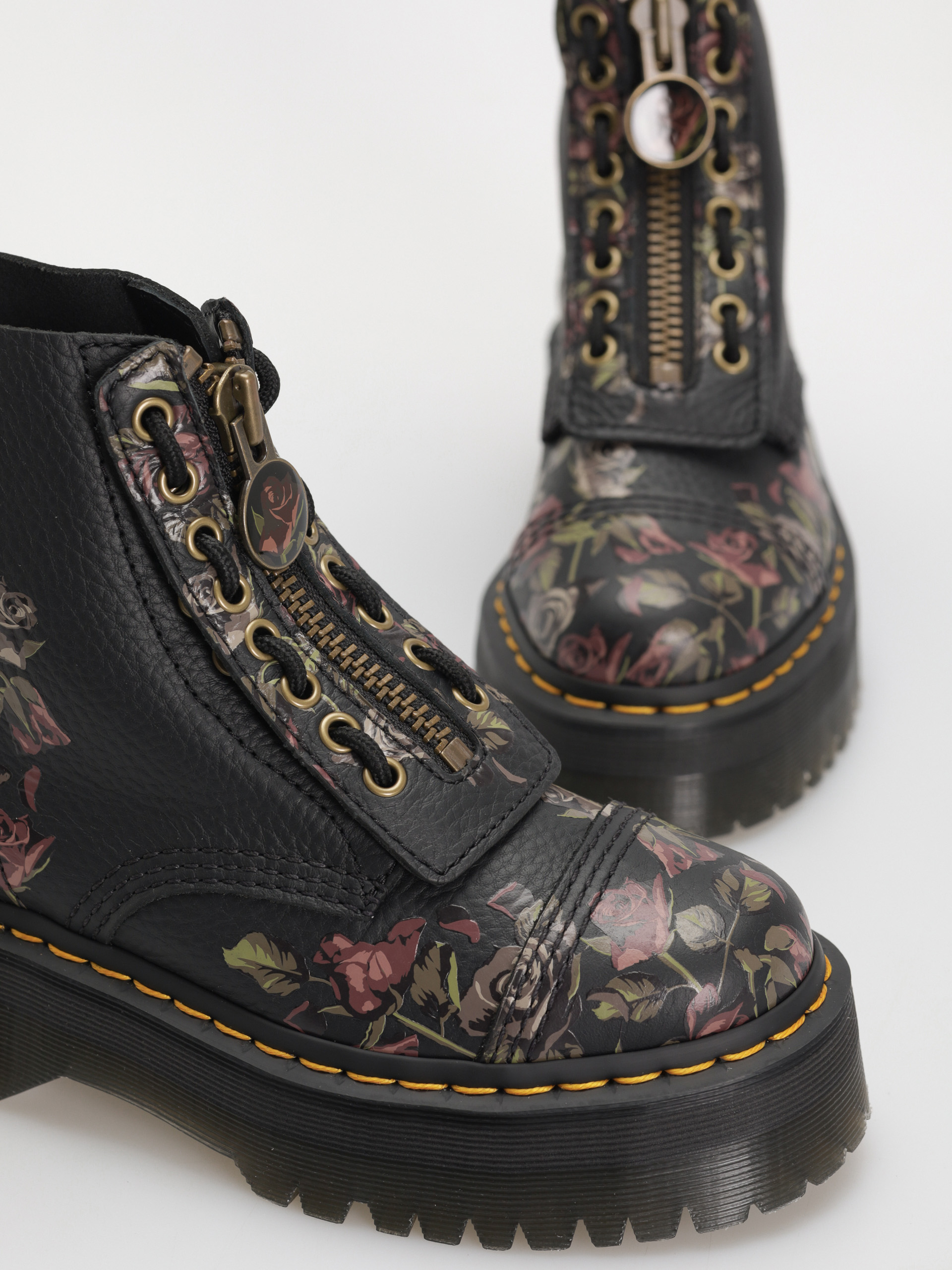 Dr. Martens Sinclair Fur Lined Wmn Cipők (black buttero)