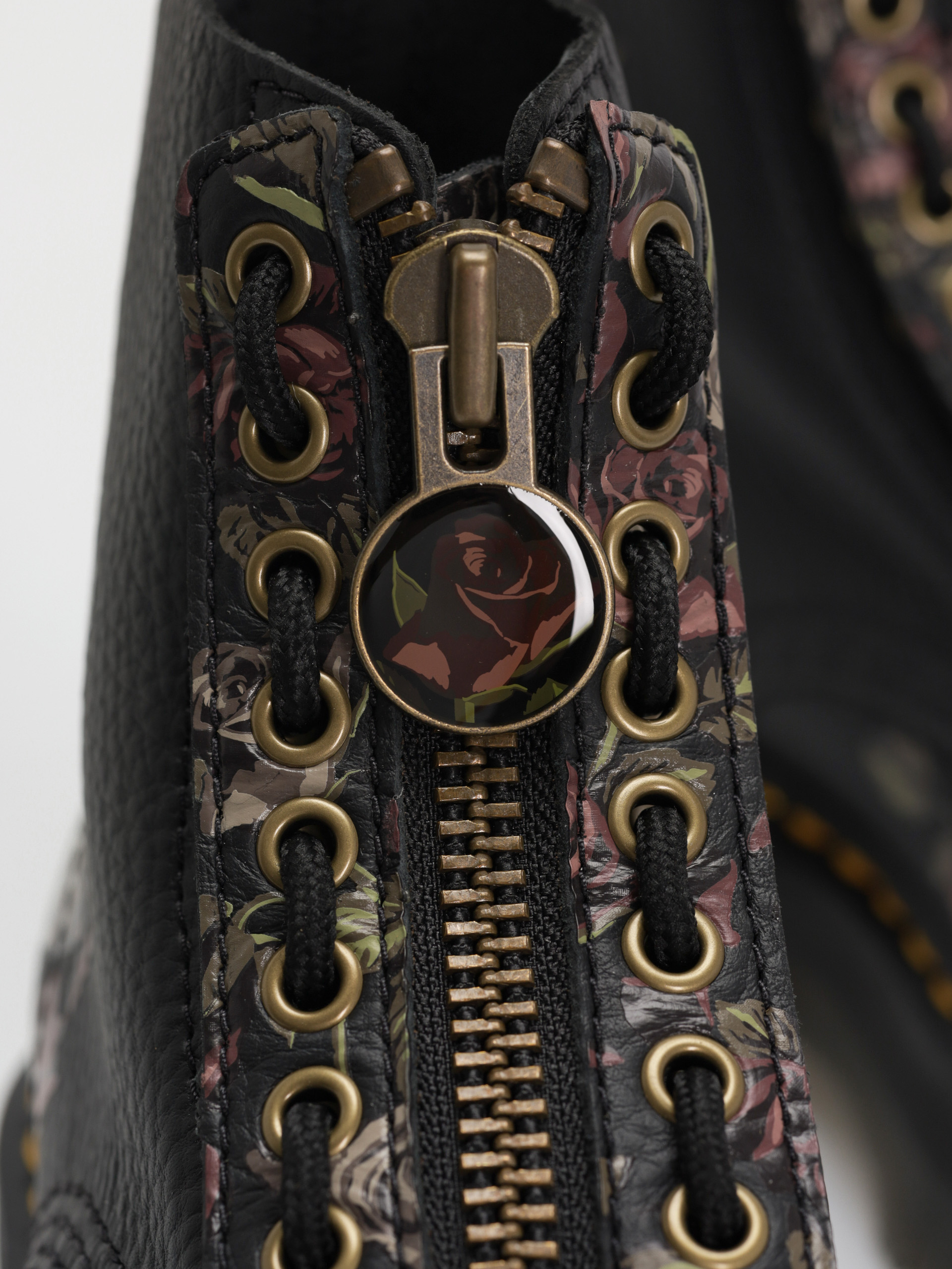 Dr. Martens Sinclair Fur Lined Wmn Cipők (black buttero)