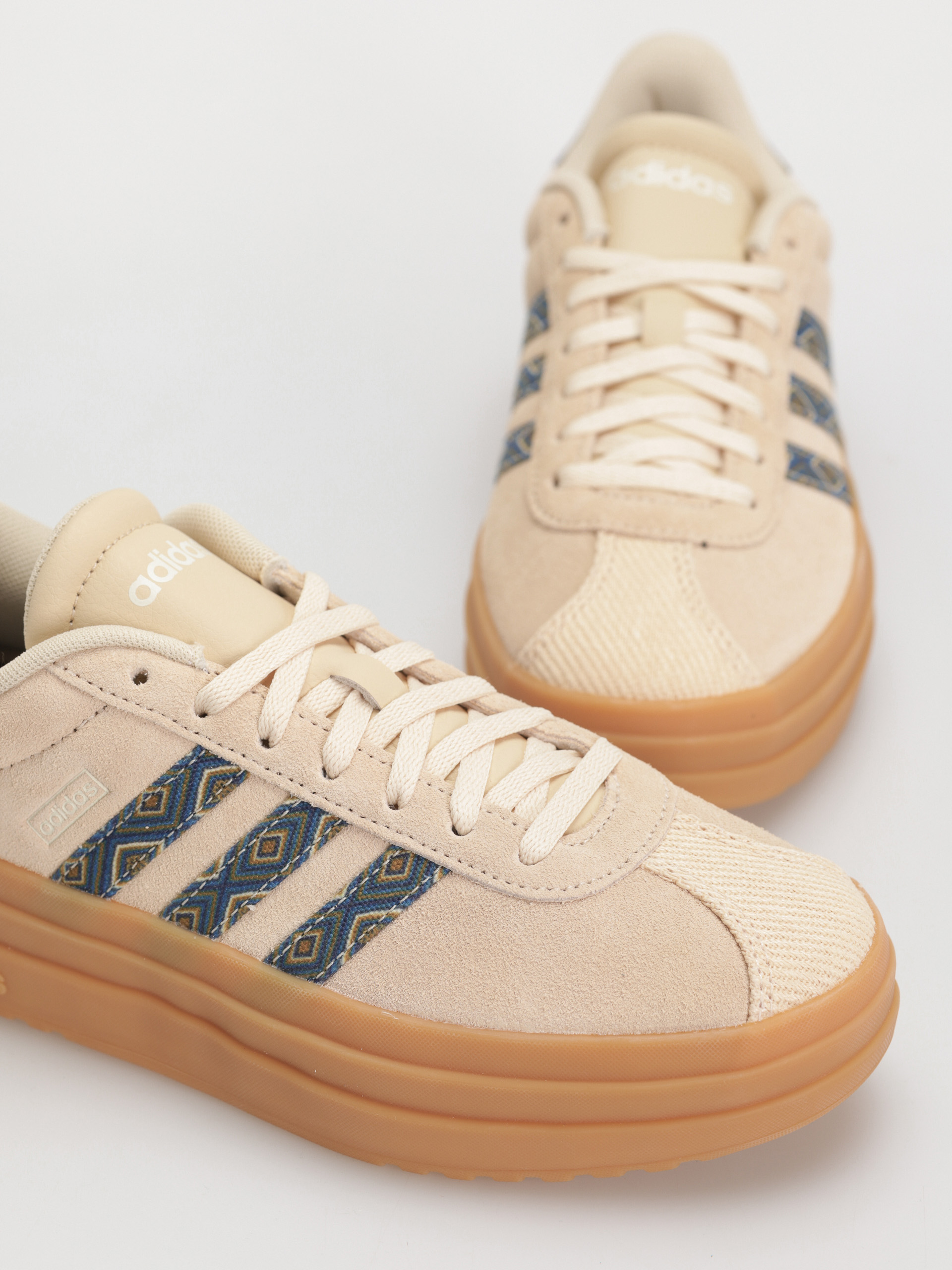 adidas Vl Court Bold Wmn Cipők (crysan/crewht/gum3)