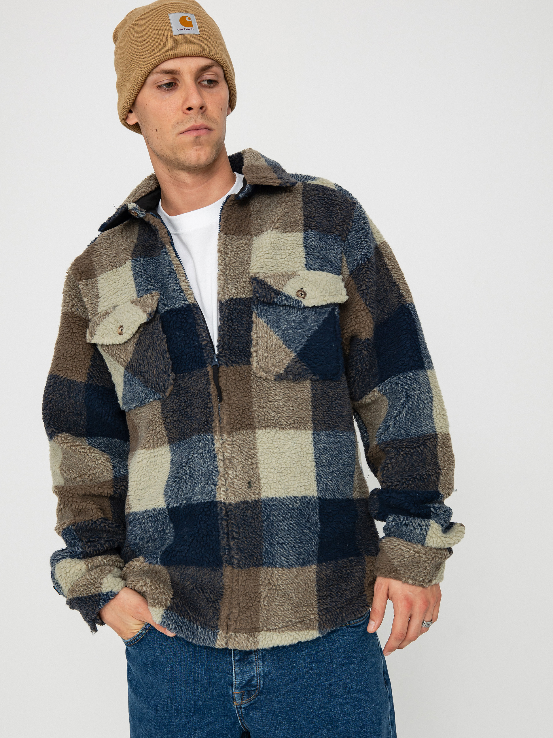 Dzseki Kavu McCord Creek (rocky bay)