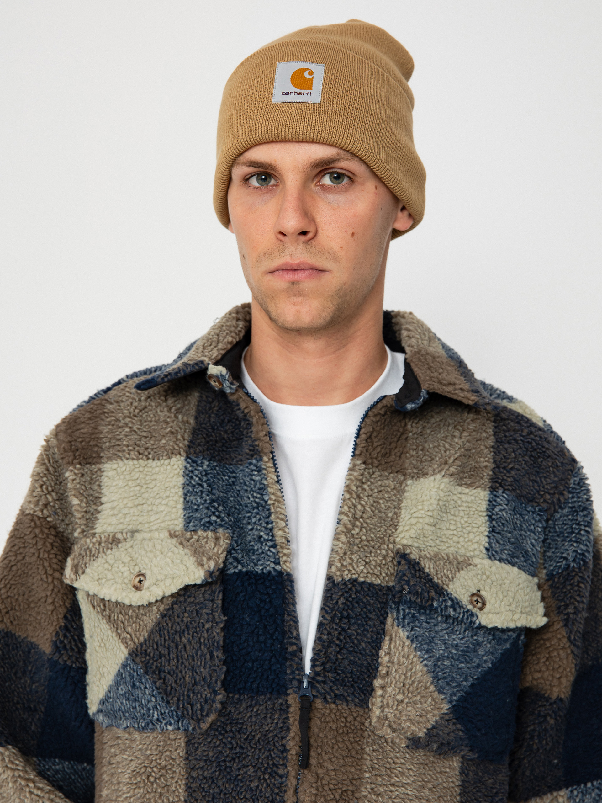 Dzseki Kavu McCord Creek (rocky bay)