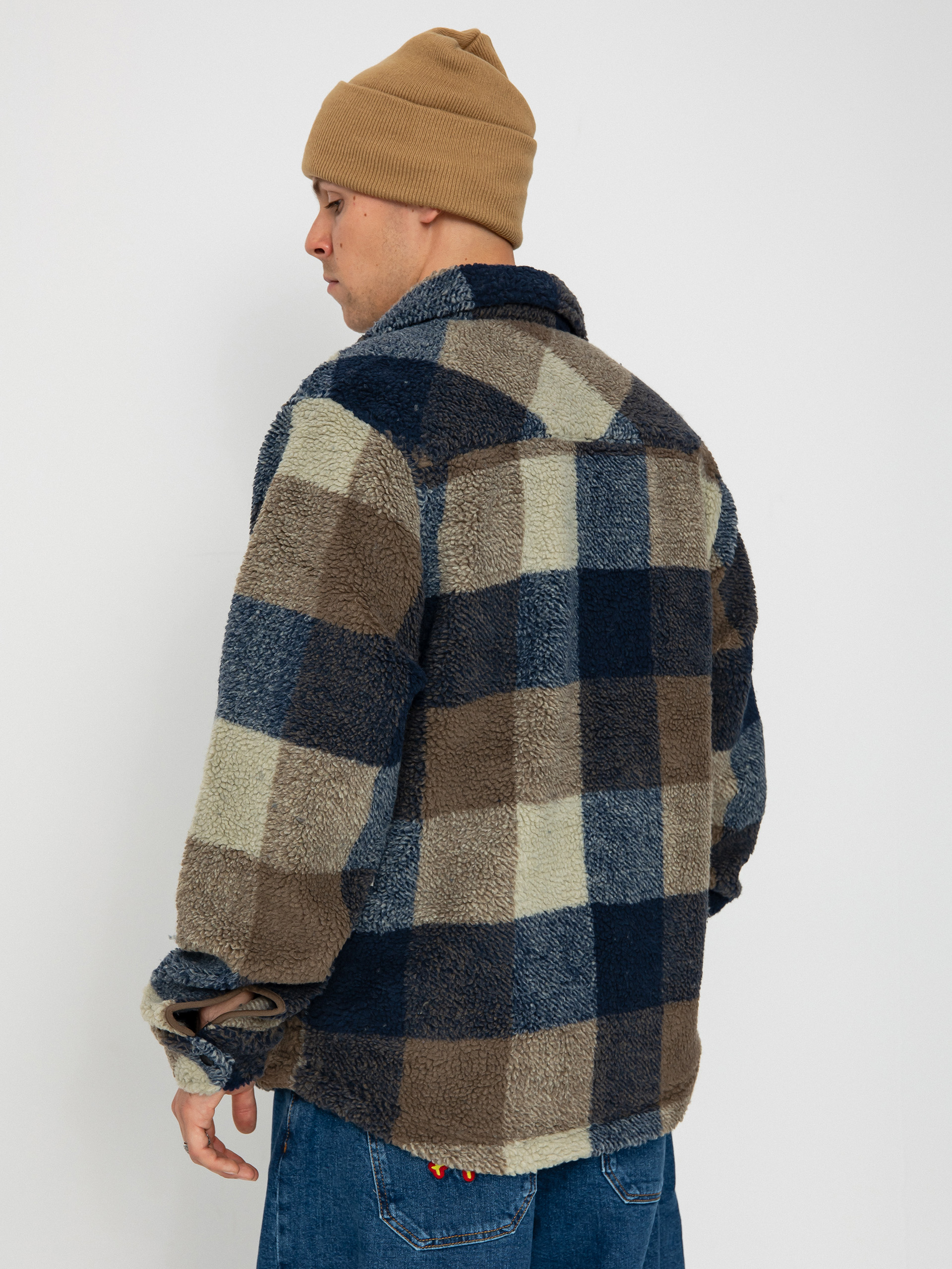 Dzseki Kavu McCord Creek (rocky bay)