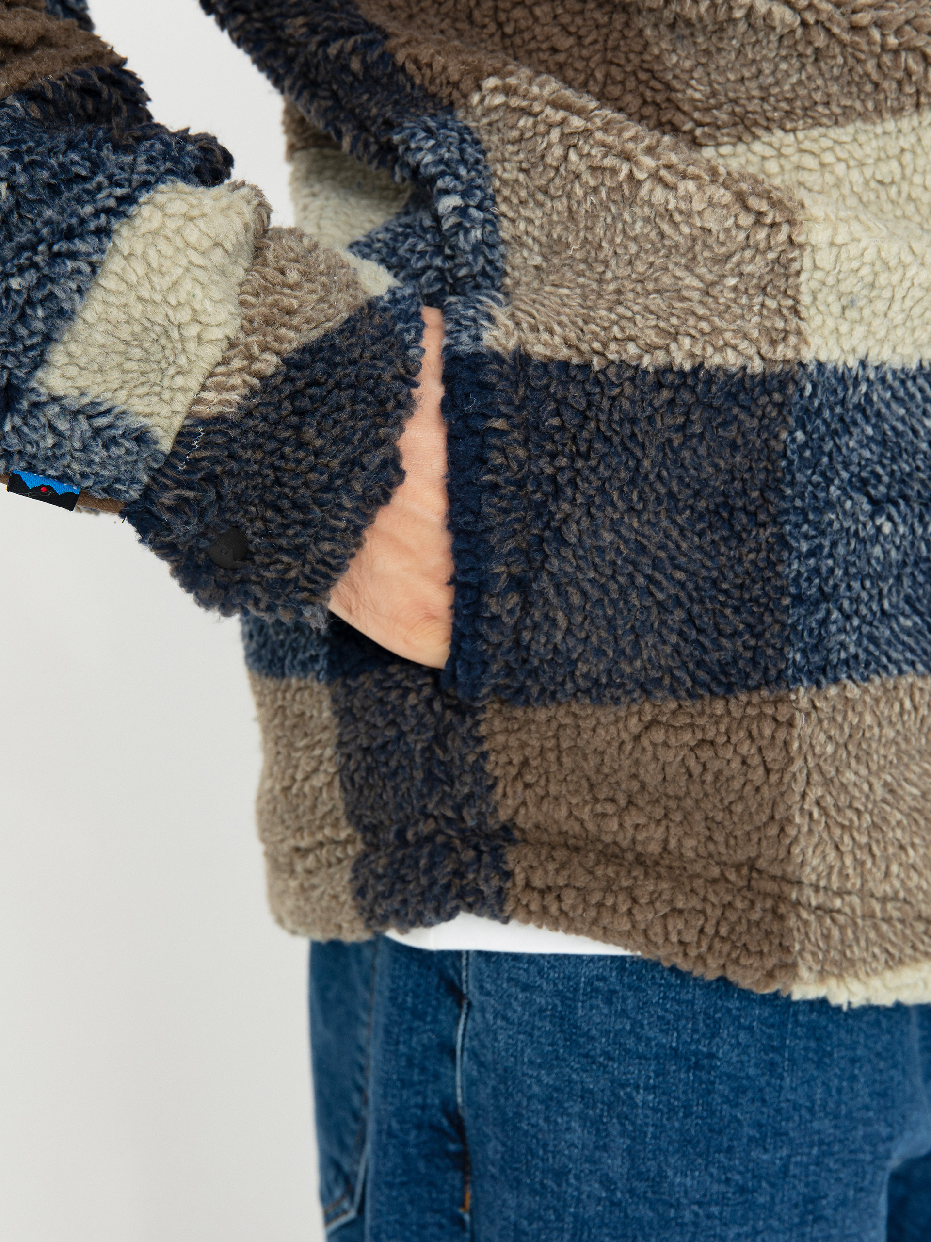 Dzseki Kavu McCord Creek (rocky bay)