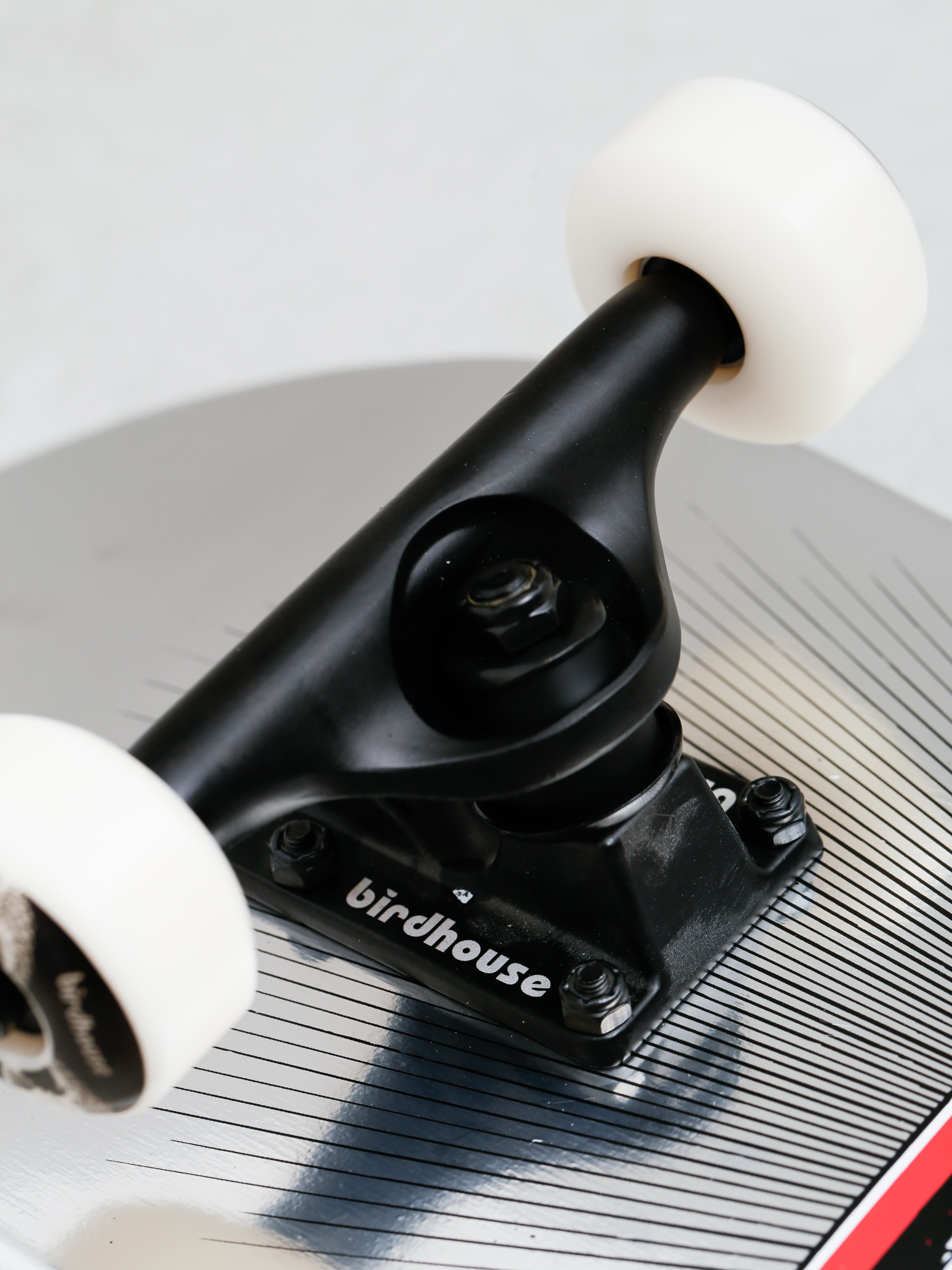 Birdhouse Hawk Skull 2 Chrome Komplett gördeszka (silver foil)