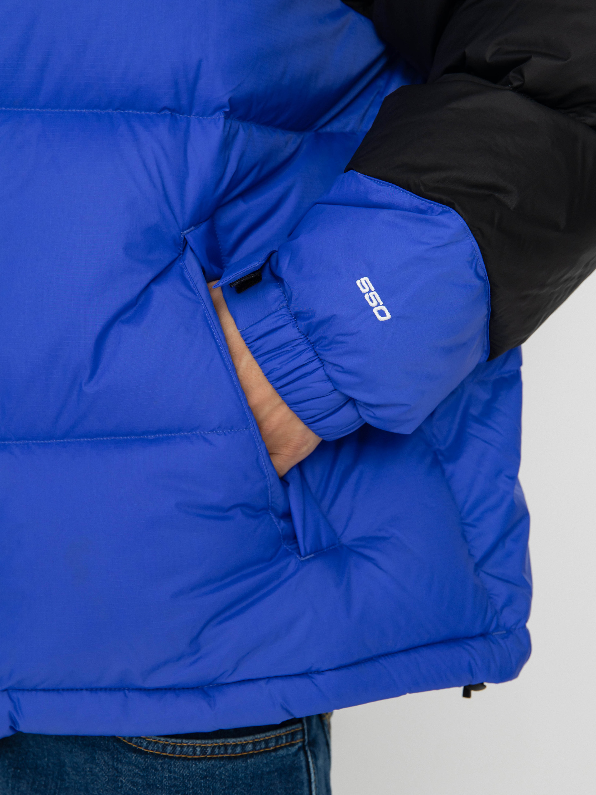 The North Face X Yinka Ilori Down Puffer Dzseki (tnf black/solar blue)