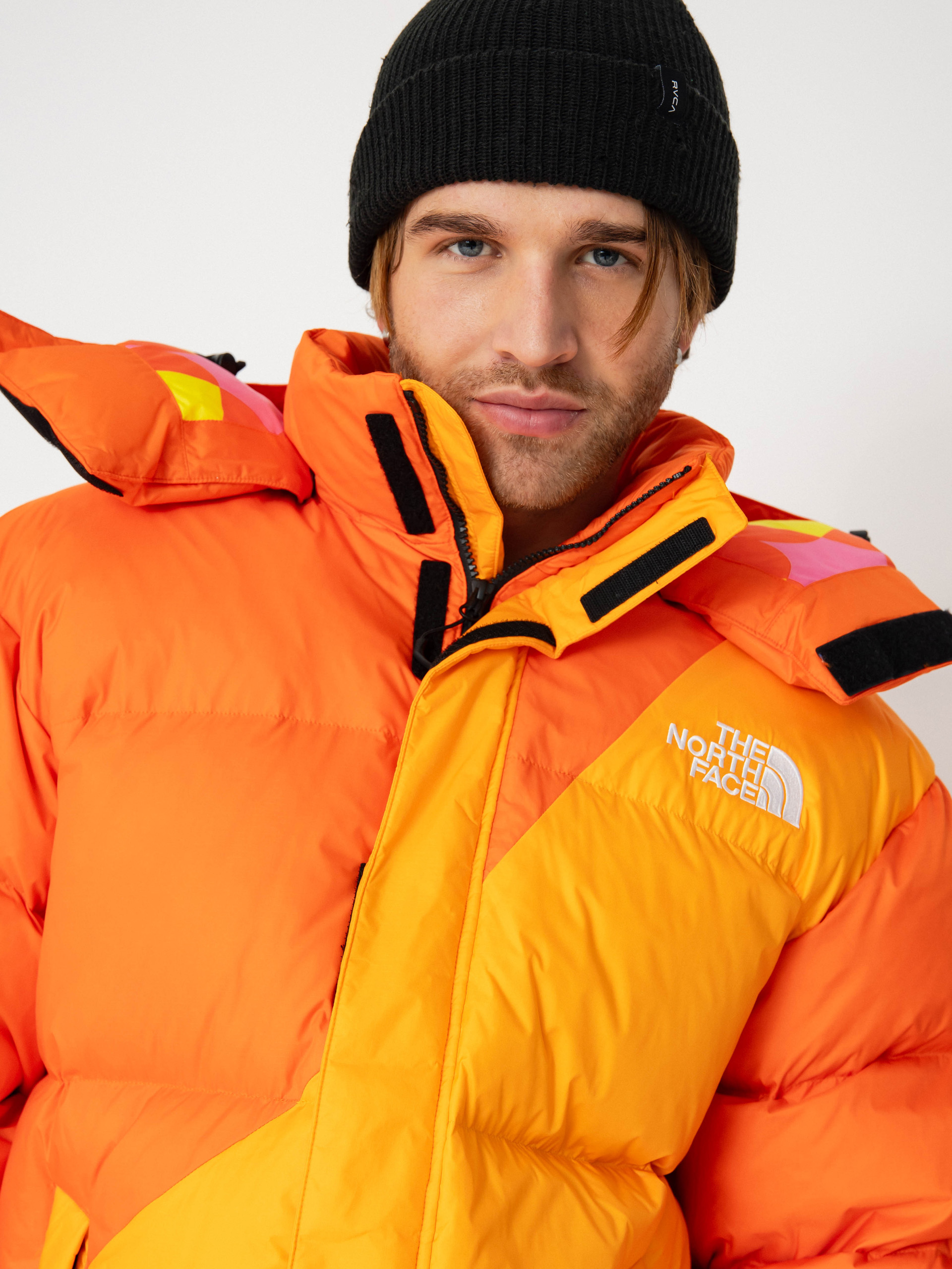 The North Face X Yinka Ilori Down Puffer Dzseki (red orange/apricot glaz)