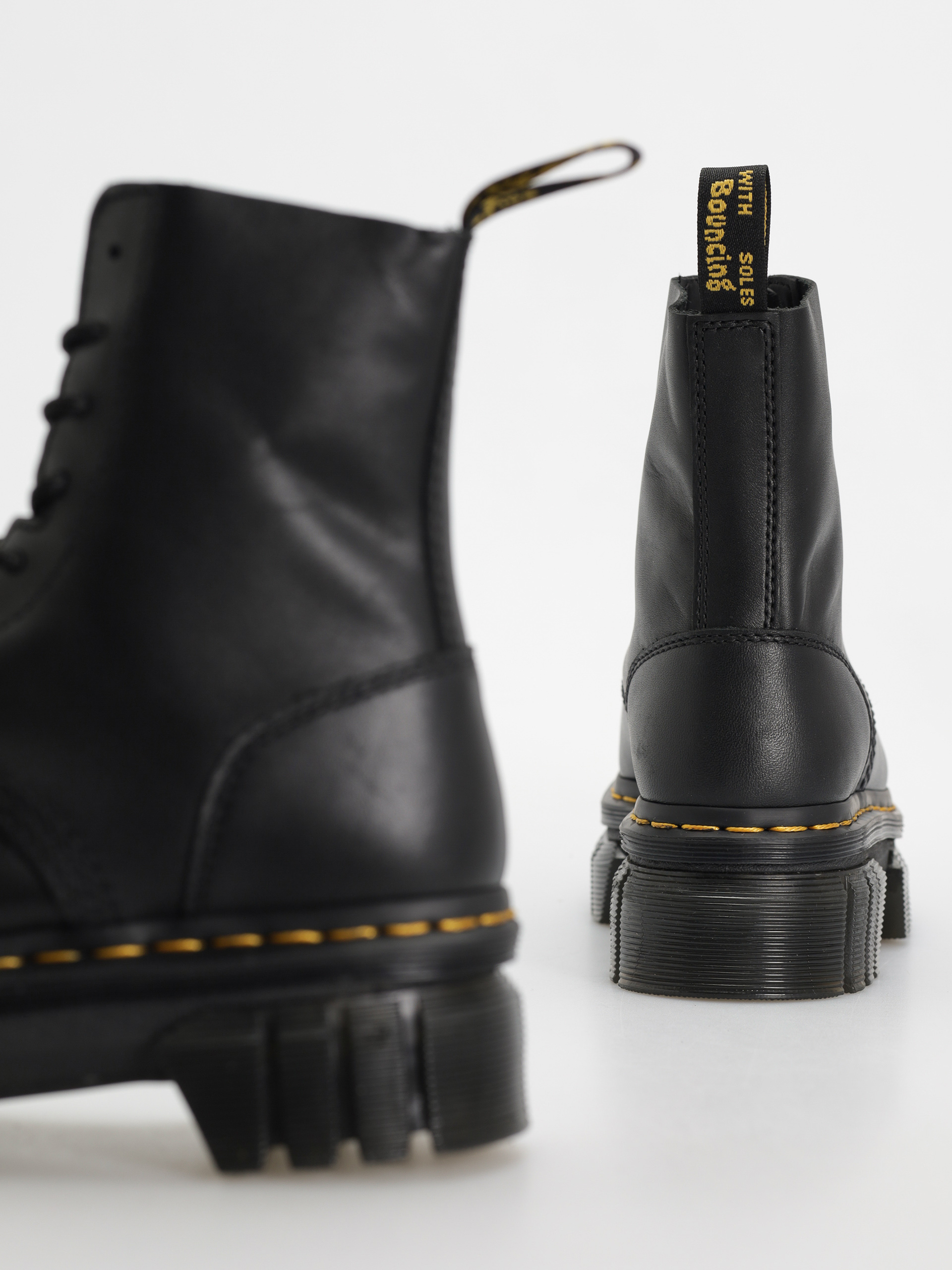 Cipők Dr. Martens Audrick 8i Boot Wmn (black nappa lux)