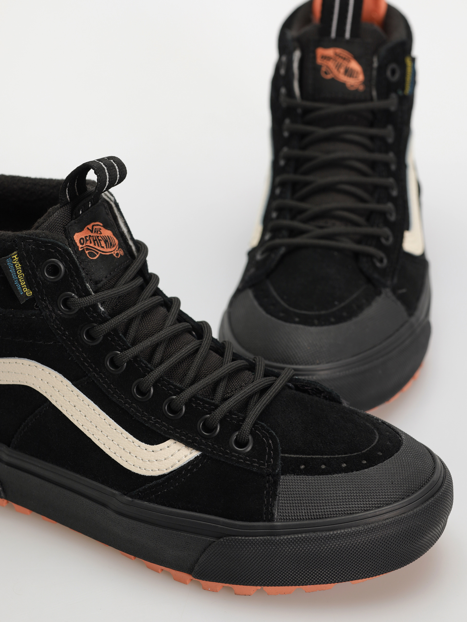 Vans Sk8 Hi Waterproof MTE Cipők (black)